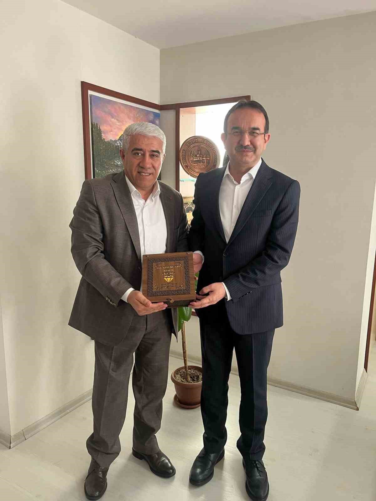 Çorumlu İş İnsanları Platformu’ndan Antalya Müftüsü Yalçınkaya’ya ziyaret