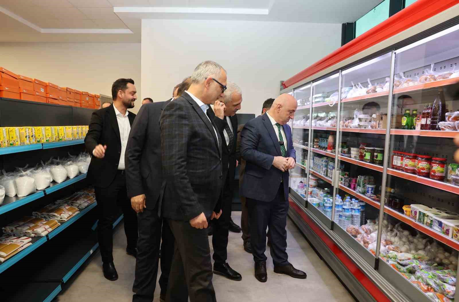 İhtiyaç sahipleri için ücretsiz alışveriş
