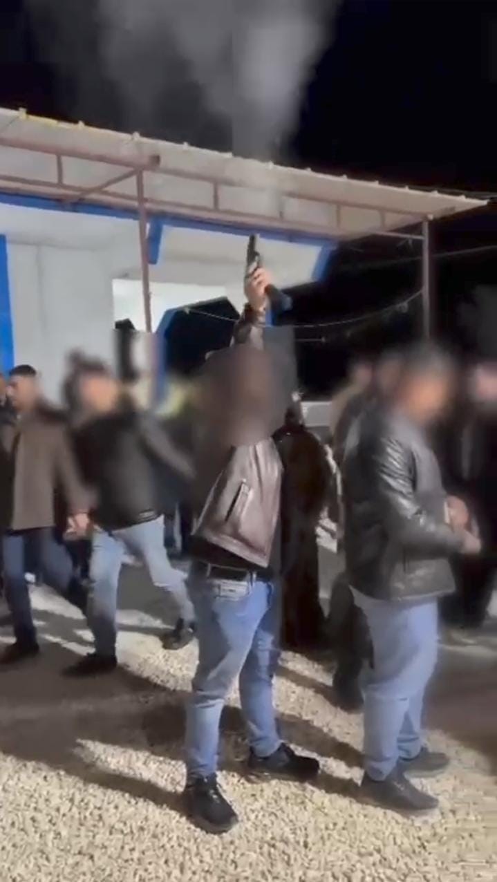 Düğün magandaları jandarmadan kaçamadı