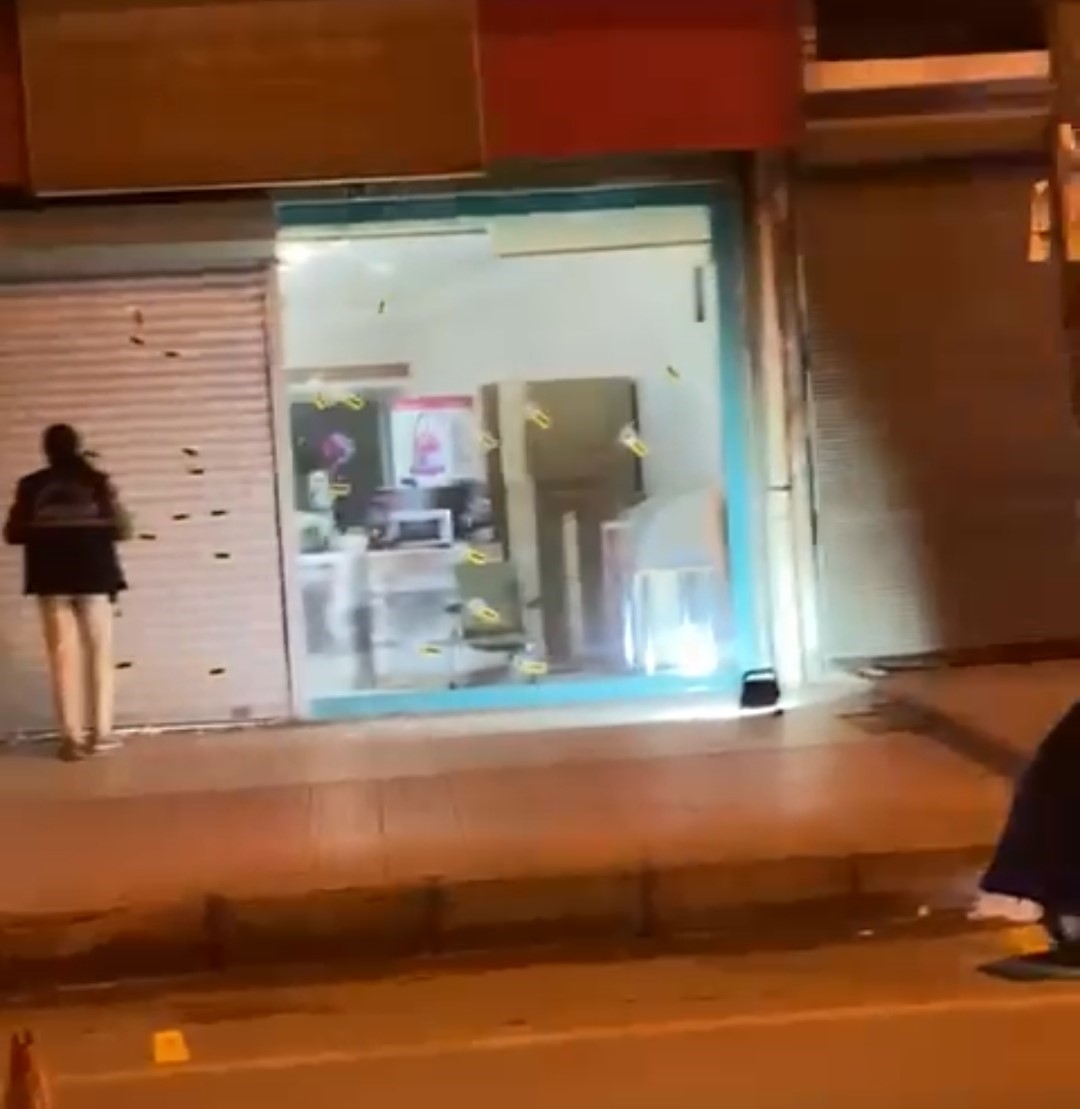 Adana’da gece işyeri kurşunladı