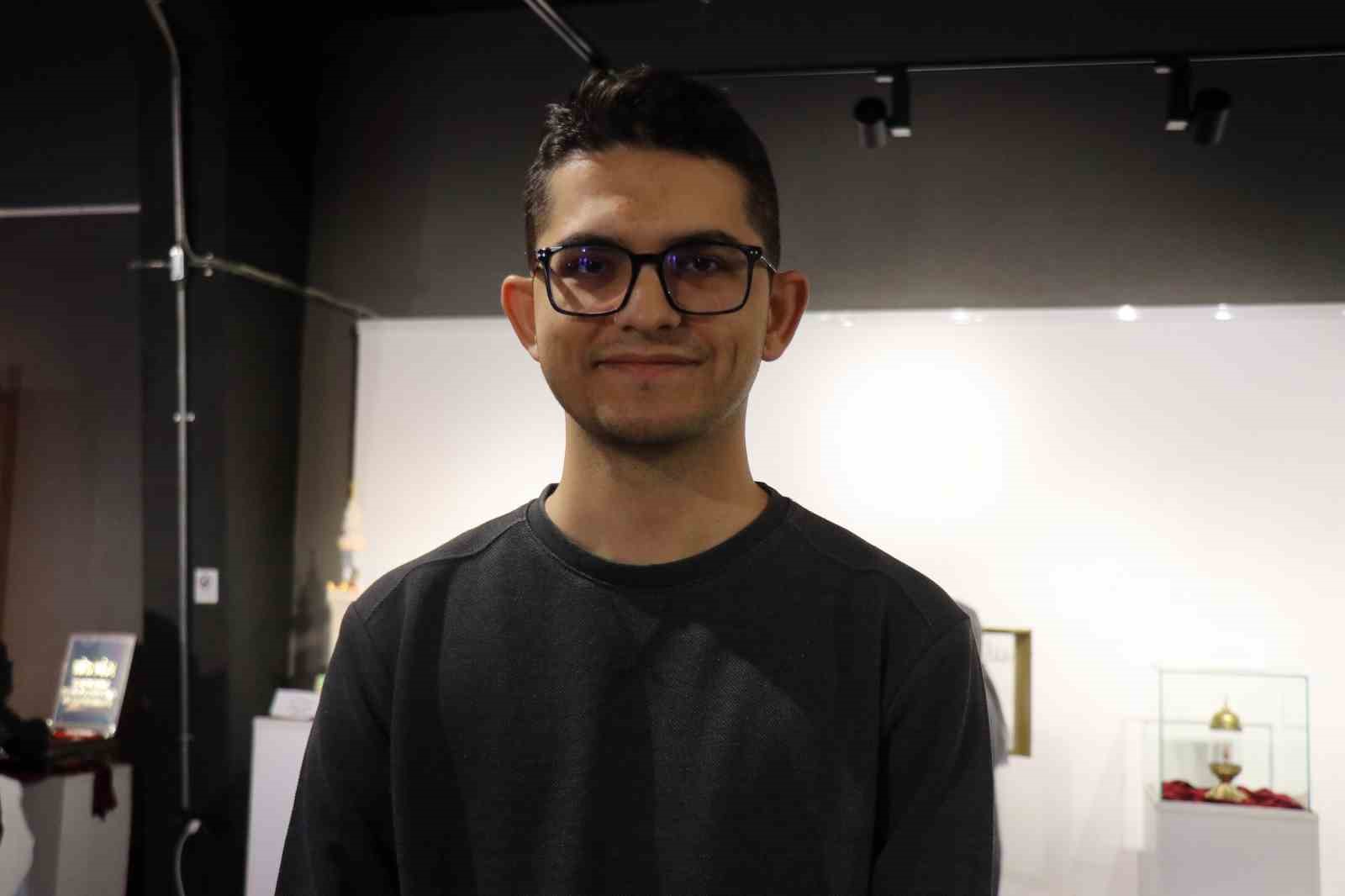 Mukaddes emanetleri g&ouml;rmek isteyenler soluğu bu sergide aldı
