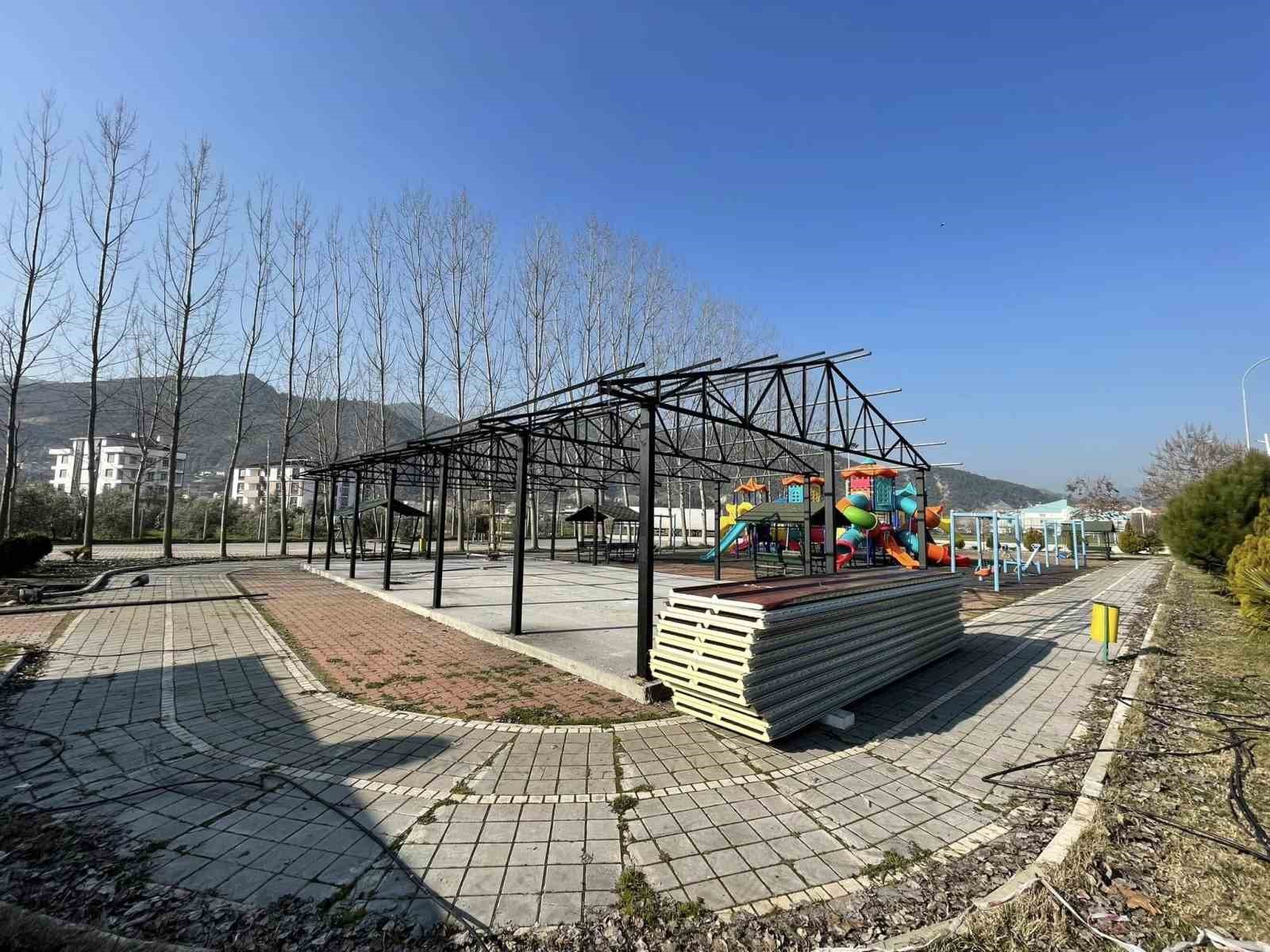 &Ccedil;ocukların merakla beklediği oyun parkında son durum
