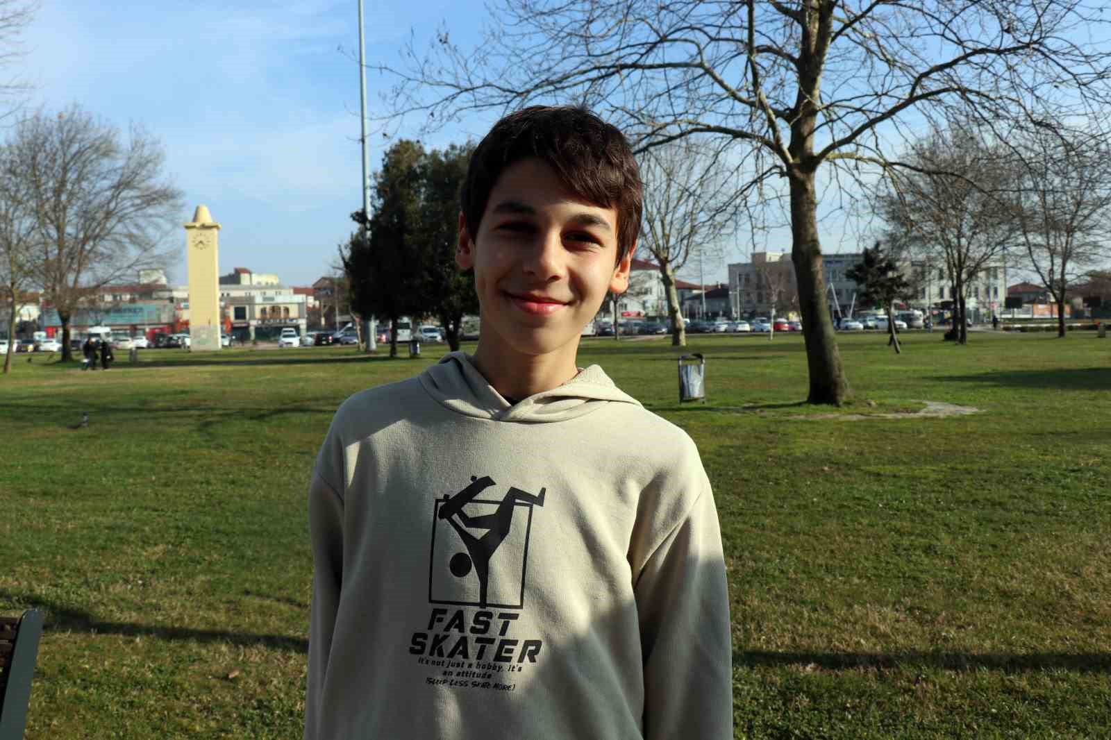 Sıcak havanın tadını b&ouml;yle &ccedil;ıkarıyorlar: Kimi y&uuml;r&uuml;y&uuml;ş yaptı, kimi &ccedil;ocuğuyla eğlendi
