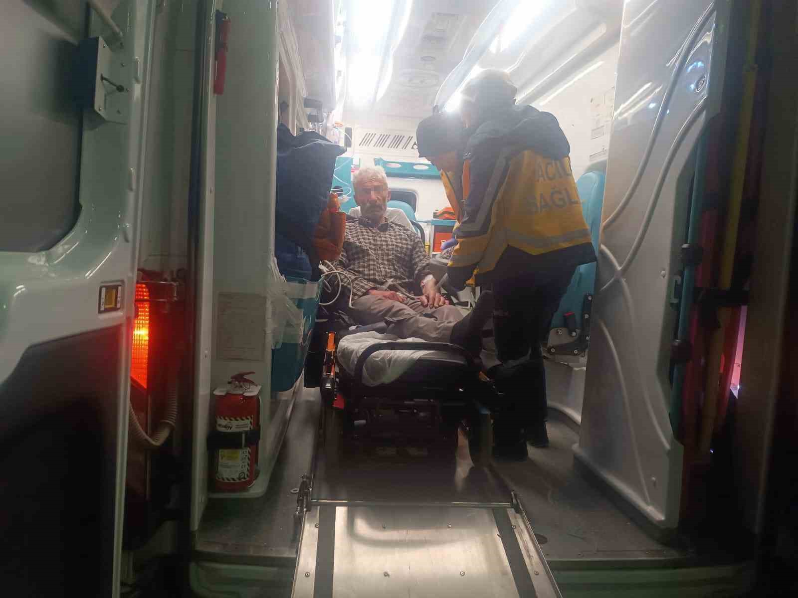 Batman’da kalp hastası olan vatandaş, 4 saatlik çalışmanın sonunda hastaneye ulaştırıldı