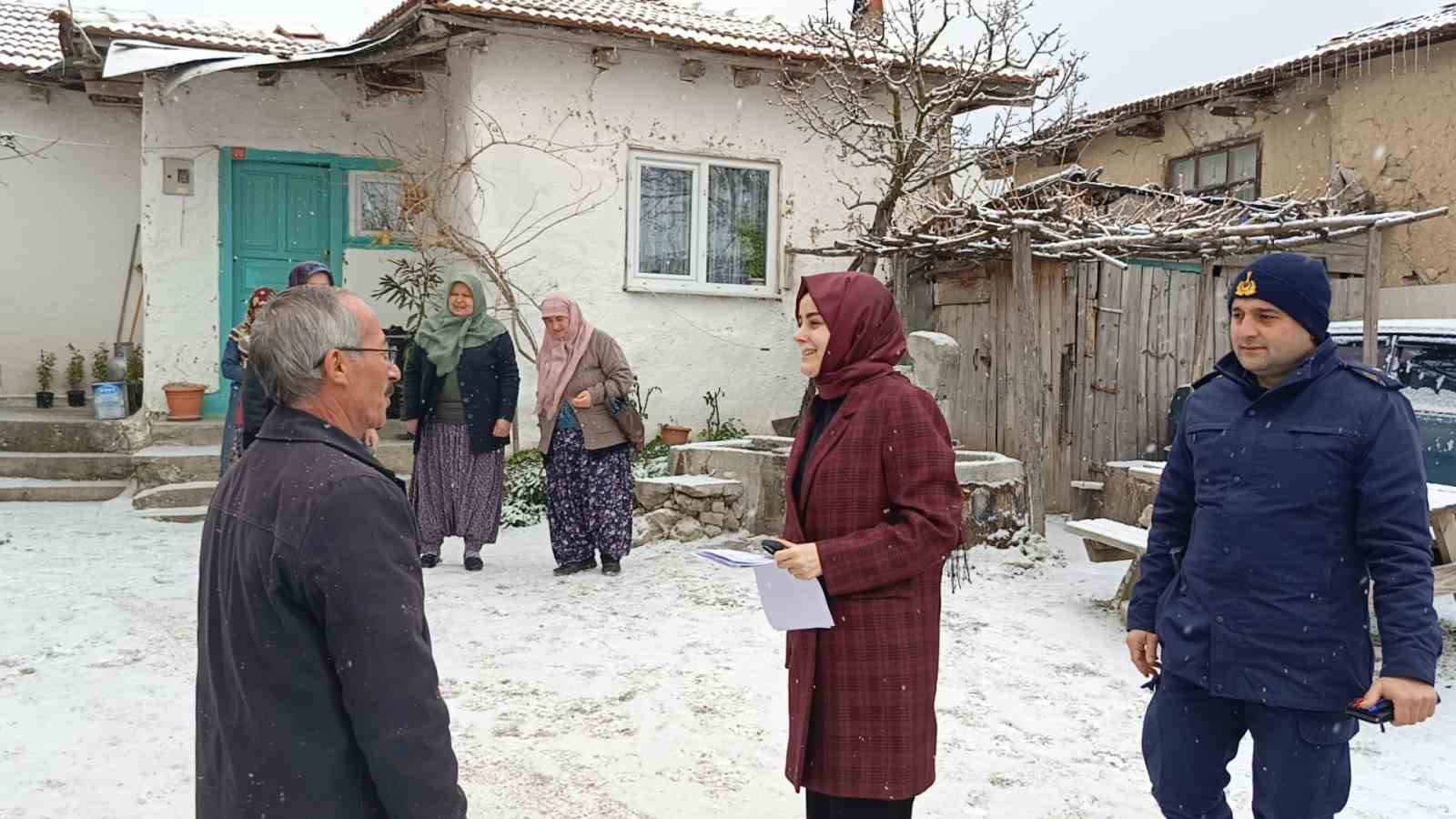 Kaymakam k&ouml;y sakinleri ile bir araya geldi
