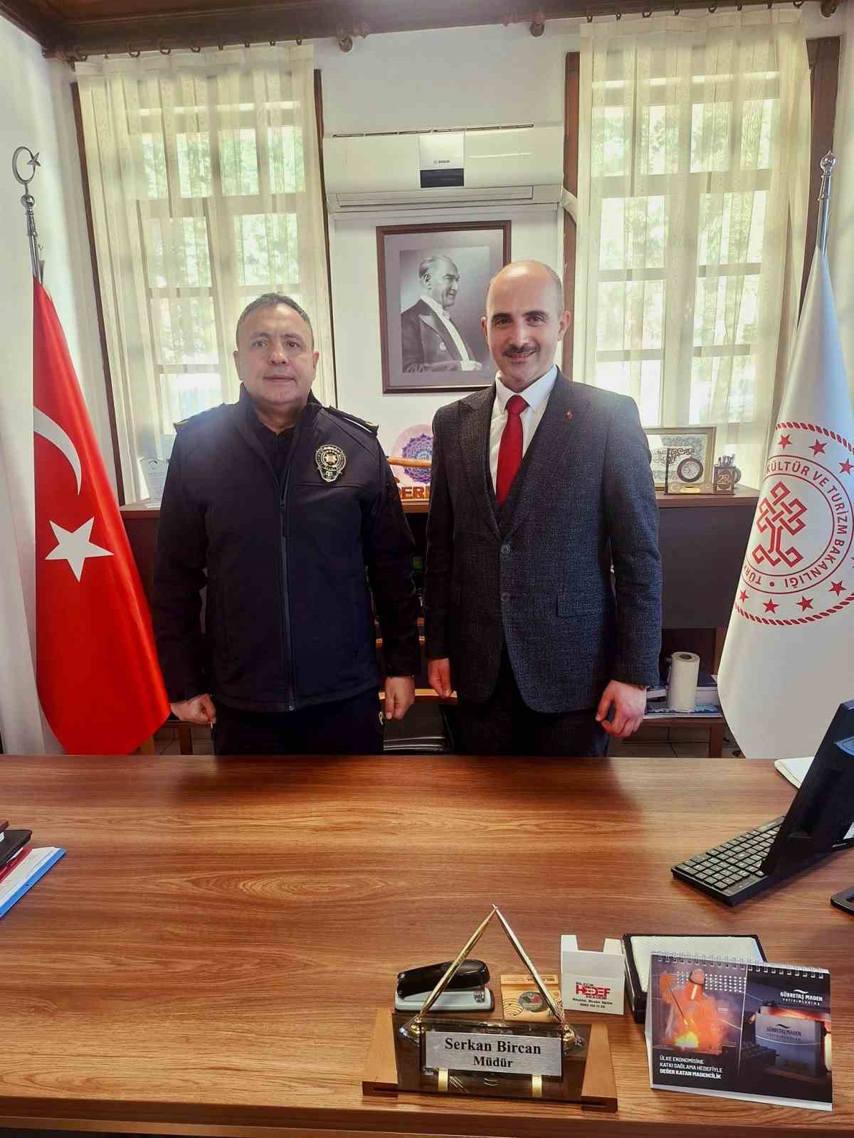 İki m&uuml;d&uuml;r bir araya gelerek kentin k&uuml;lt&uuml;rel sorunlarını ele aldılar
