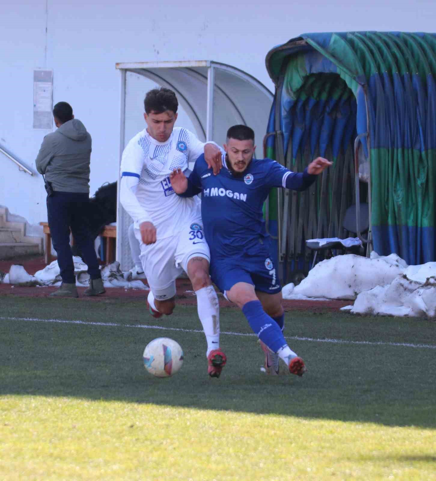 TFF 3. Lig: Pazarspor: 0 - Alanya 1221 FSK: 1
