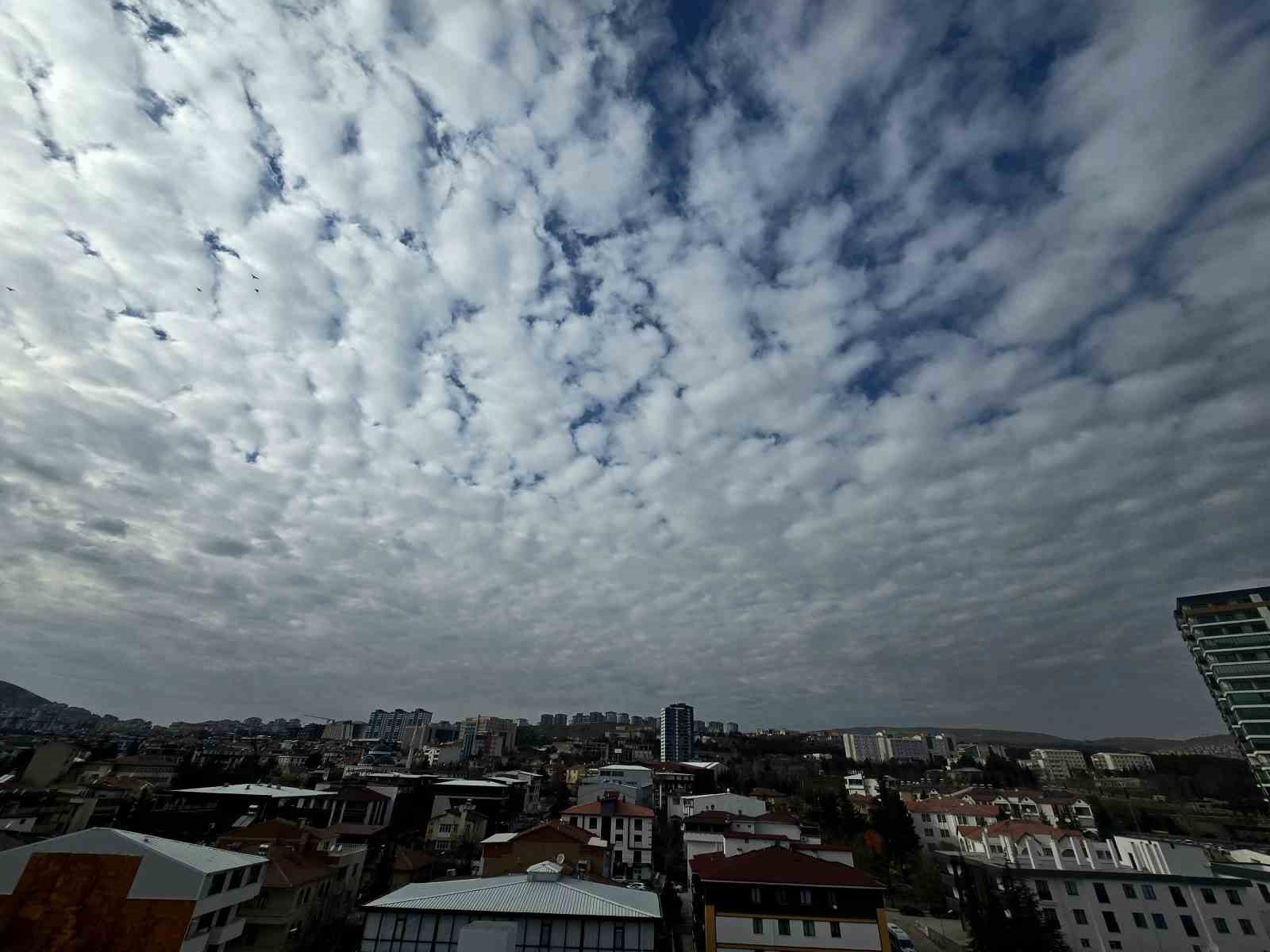 Elazığ’da bulutların görsel şöleni