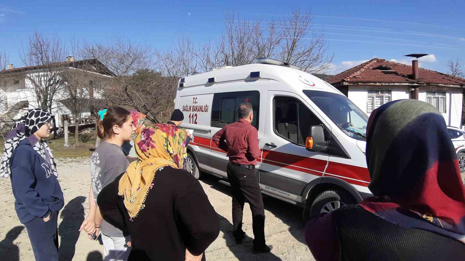 Bolu&rsquo;da trakt&ouml;r devrildi: Kadın s&uuml;r&uuml;c&uuml; yaralandı
