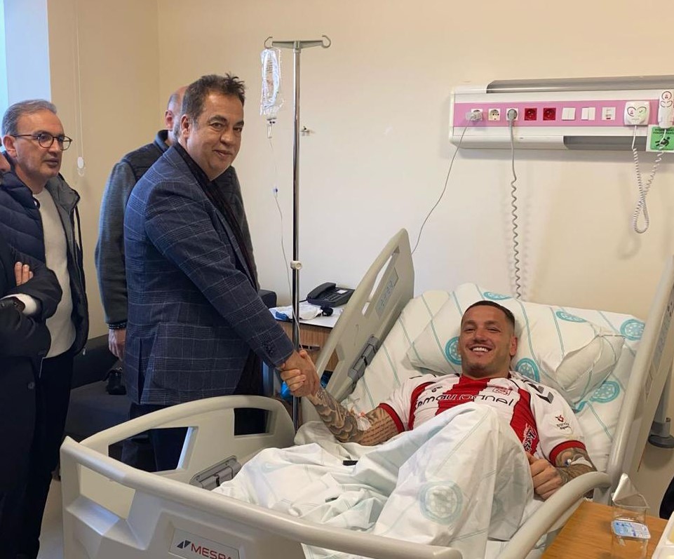Rıza &Ccedil;alımbay&rsquo;dan Rey Manaj&rsquo;a ziyaret
