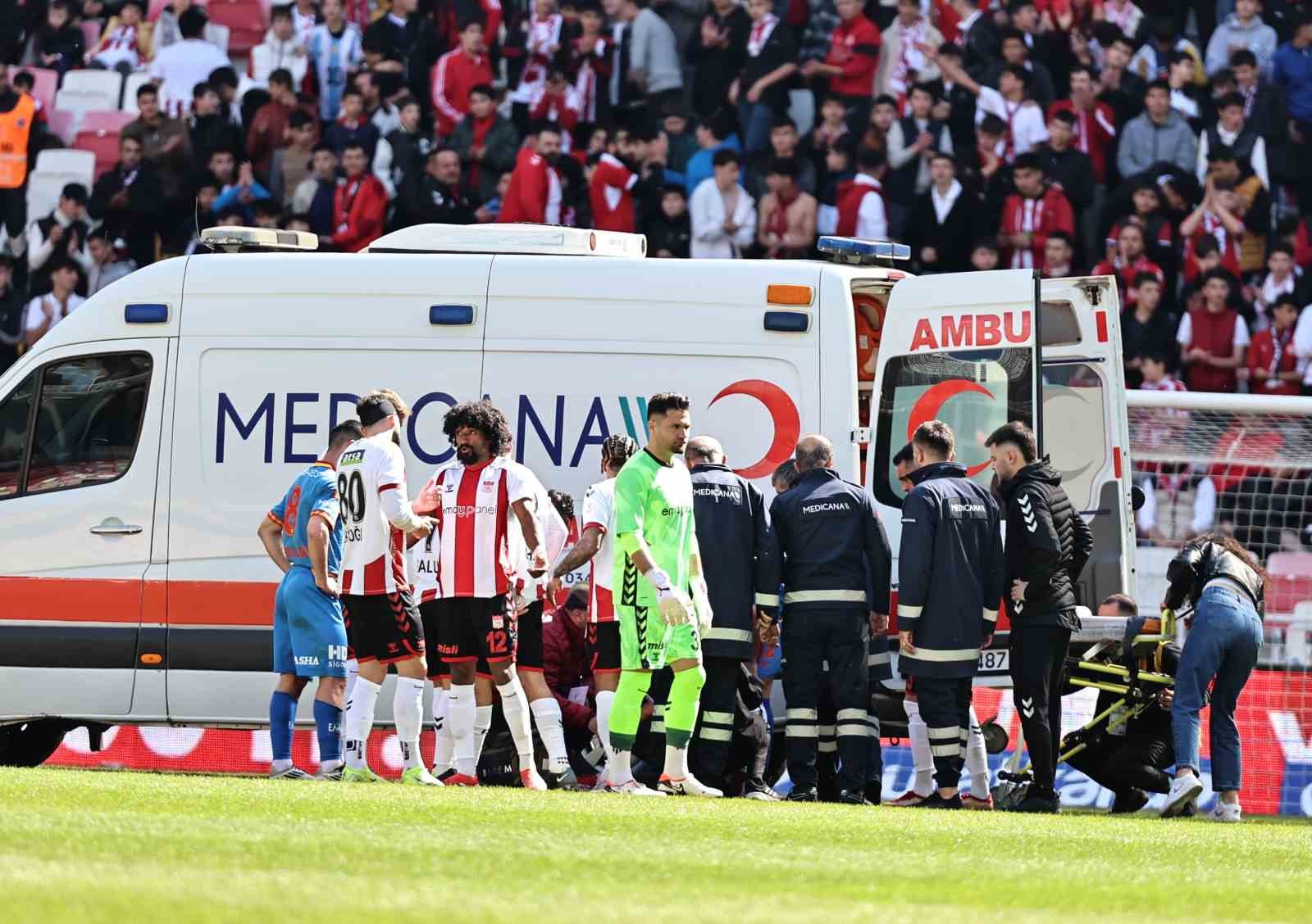 Sivasspor’da Simic taburcu edildi