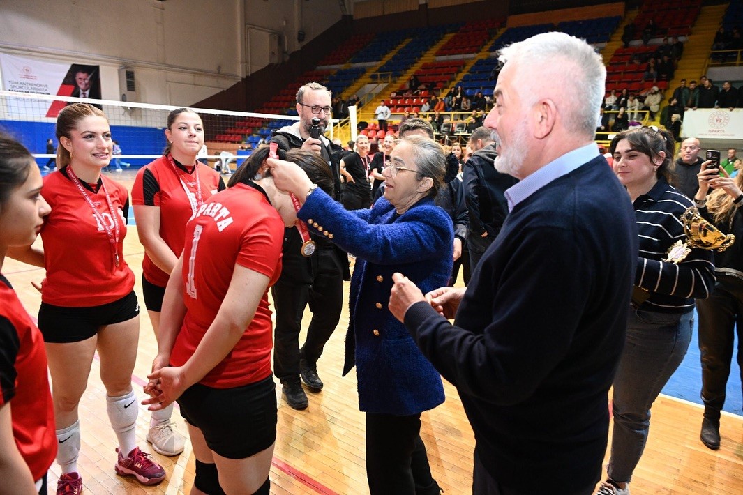 Mürüvvet Başdeğirmen anısına düzenlenen turnuvada şampiyon Parla