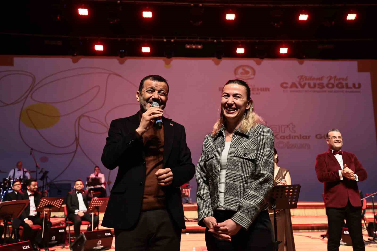 Denizli&rsquo;de kadınlara &ouml;zel unutulmaz konser
