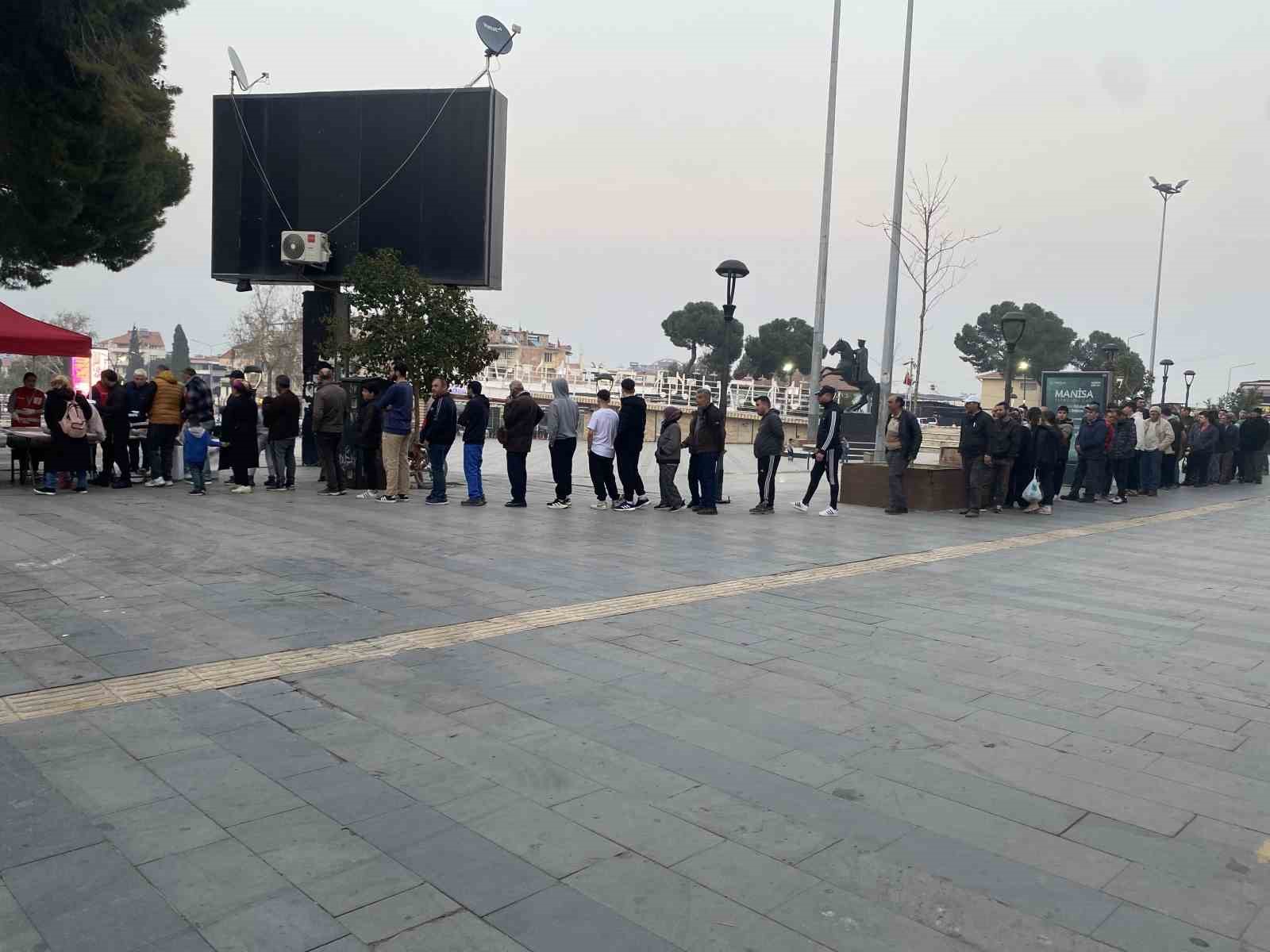 Alaşehirliler bağış i&ccedil;in tek y&uuml;rek oldu
