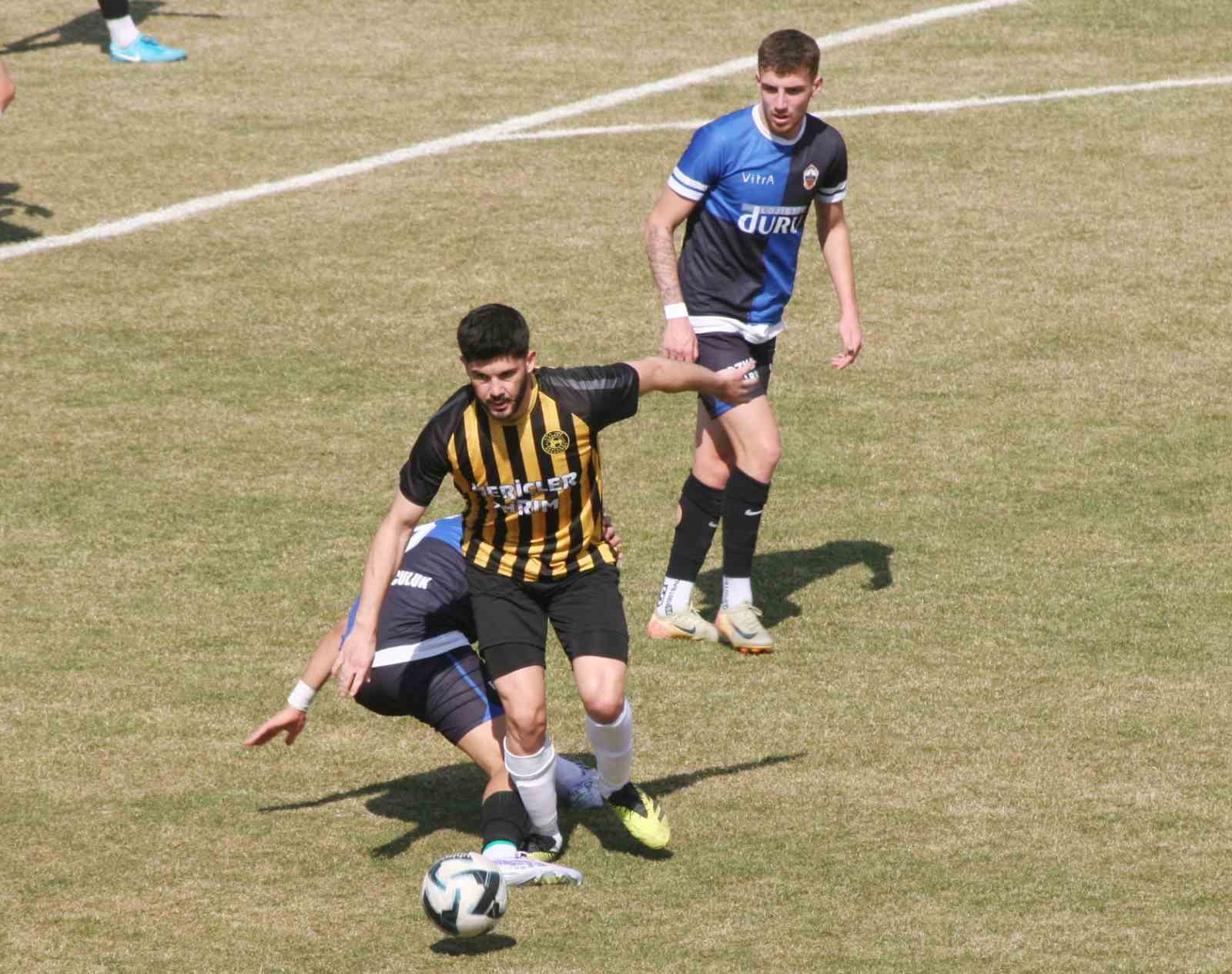 Vitraspor sahasında berabere kaldı
