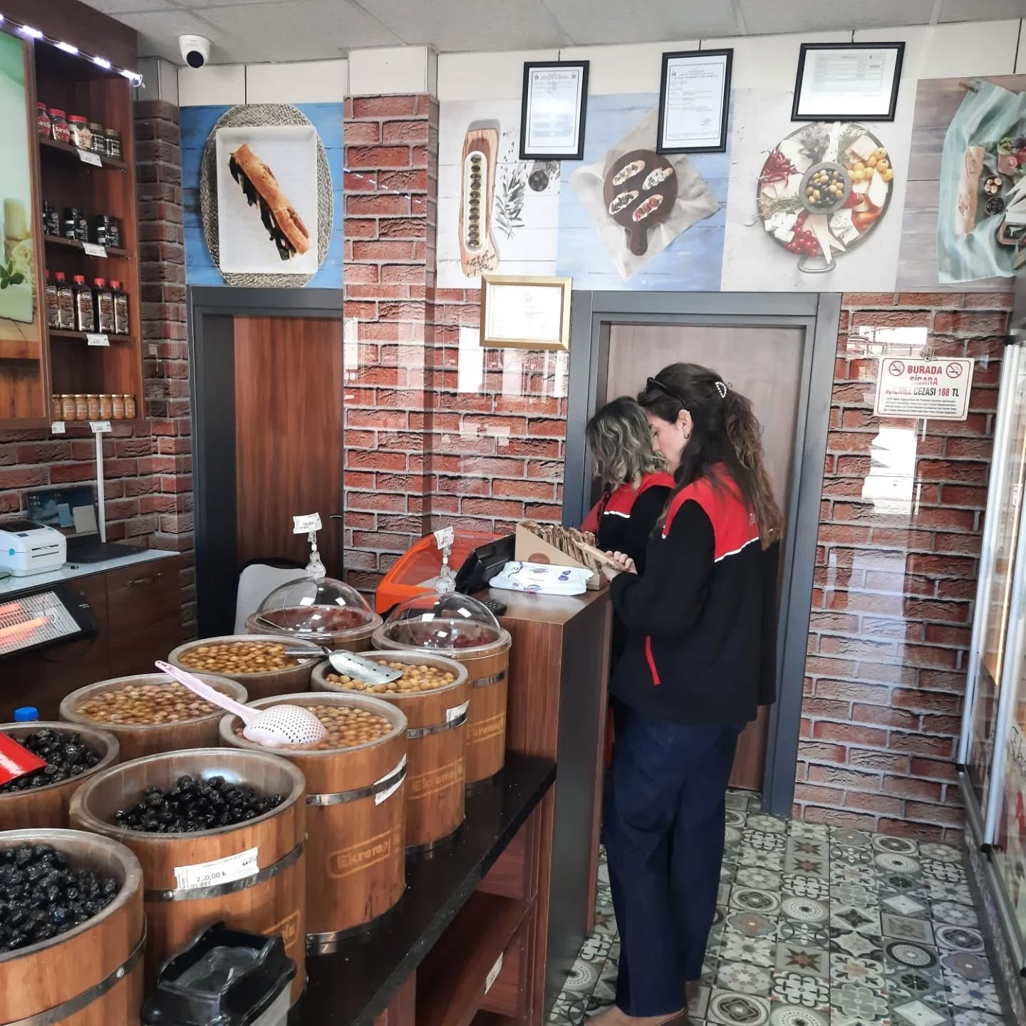 Edremit&rsquo;te gıda denetimleri hız kesmeden devam ediyor
