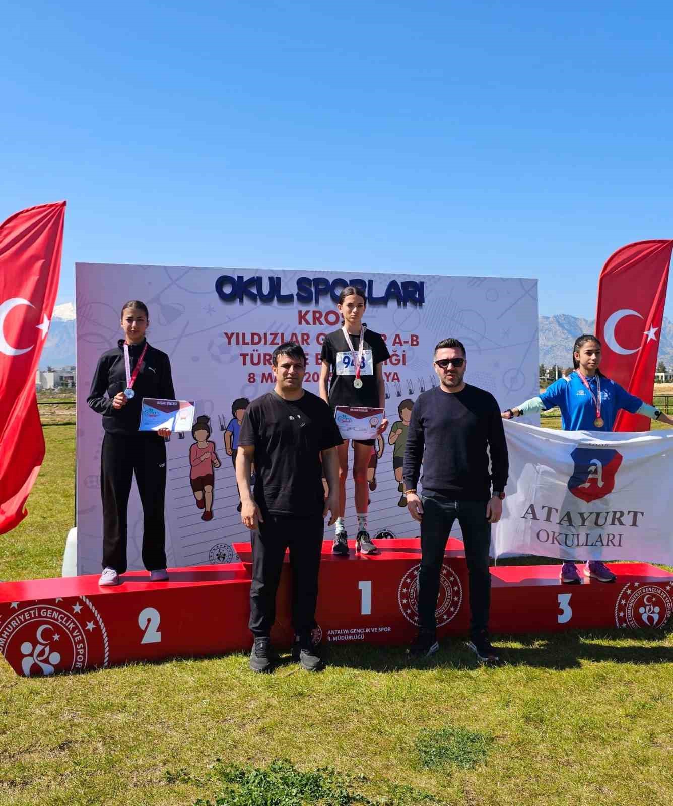 Manisalı sporcu Nida Deniz Karataş T&uuml;rkiye şampiyonu oldu
