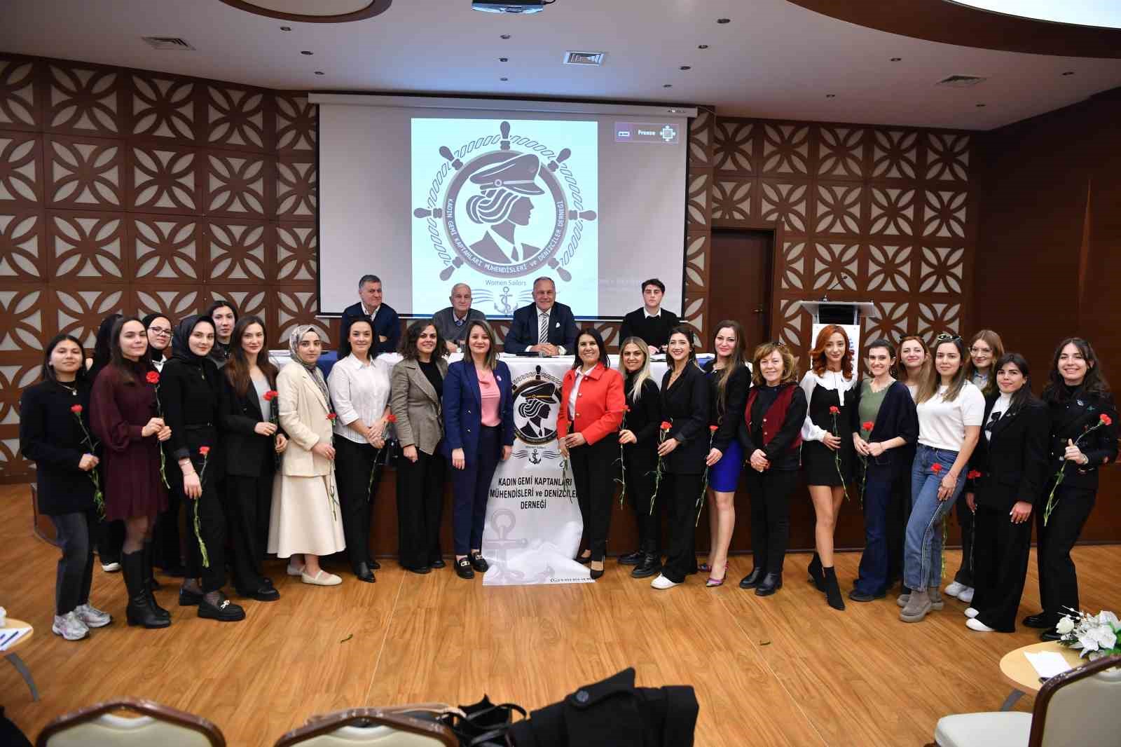 Denizci Türk kadınların ilk derneği kuruldu