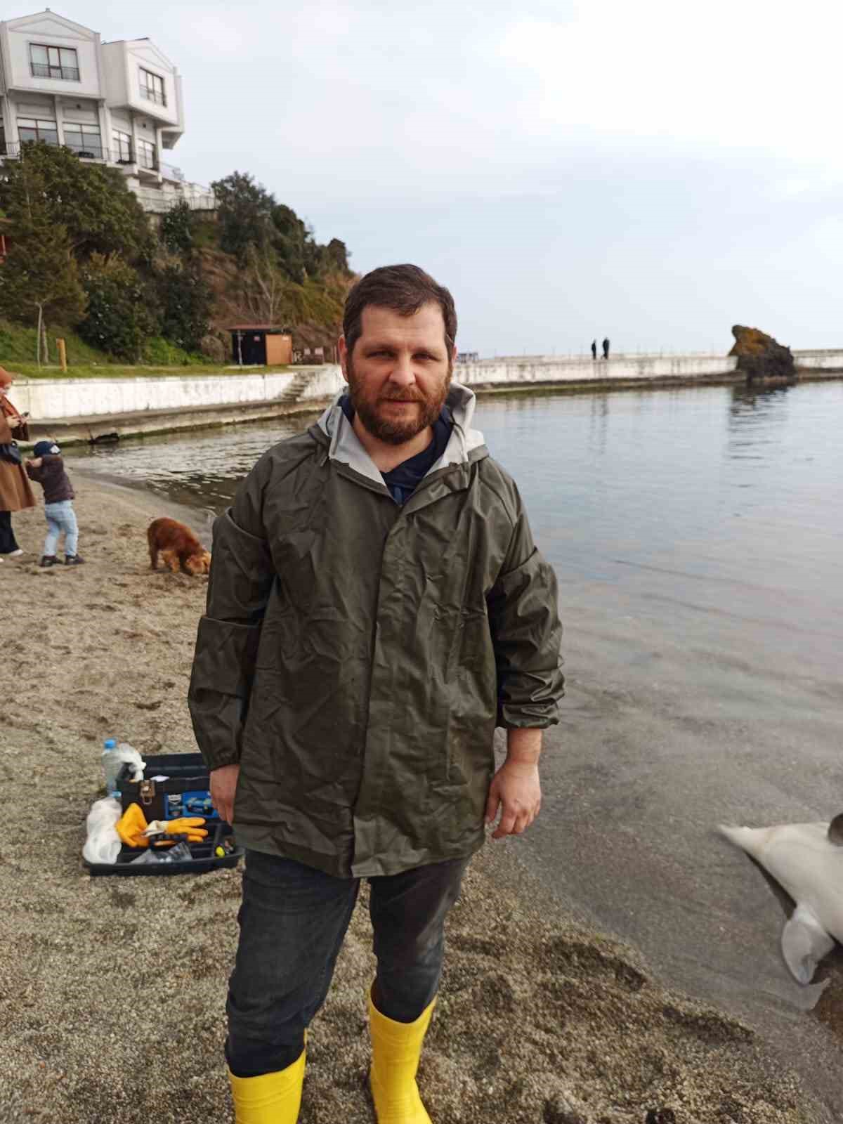 Sinop&rsquo;ta &ouml;l&uuml; yunus karaya vurdu
