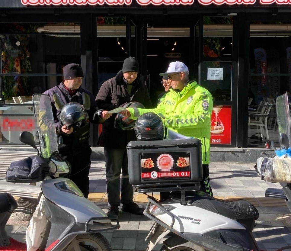 Polisten motokuryelere trafik eğitimi
