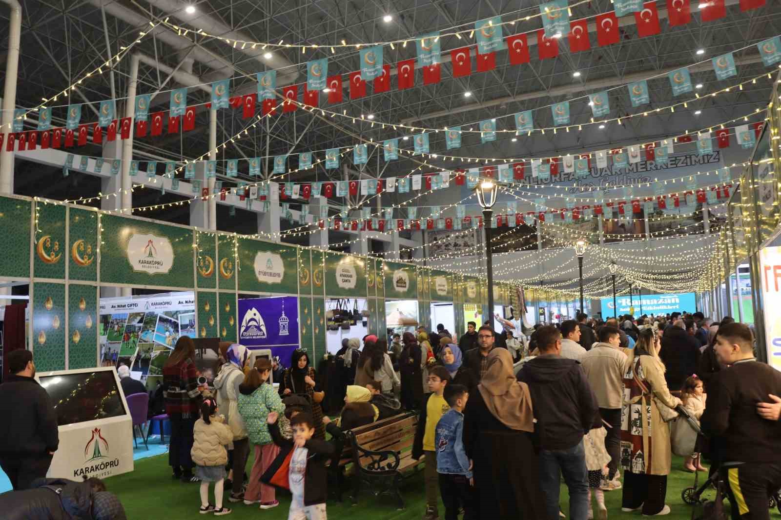 Şanlıurfa Ramazan sokağına yoğun ilgi
