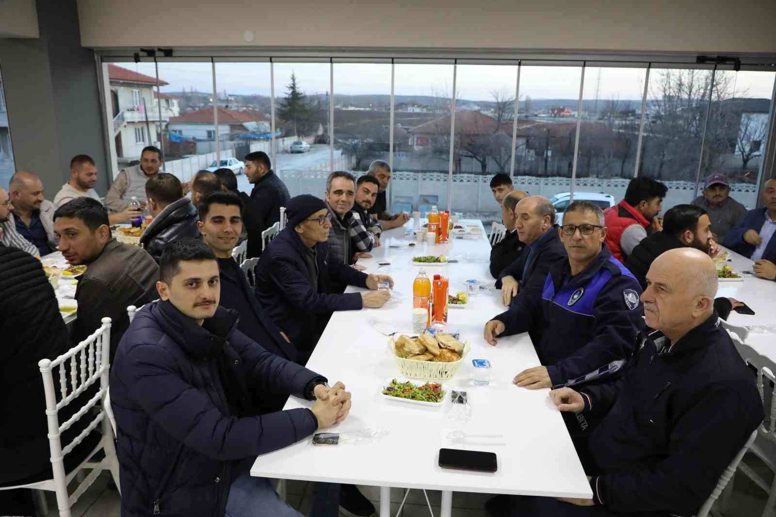 Alaca Belediye Başkanı Arslan belediye personeli ile iftarda buluştu
