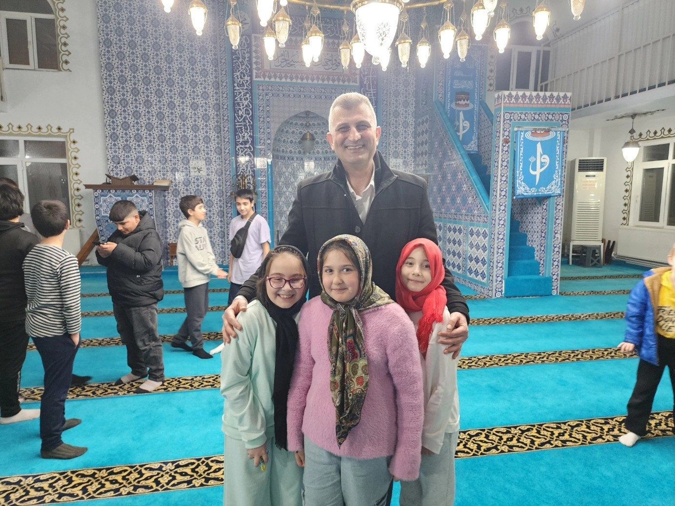 Başkan Sezer, Ramazan ayını vatandaşlarla geçiriyor
