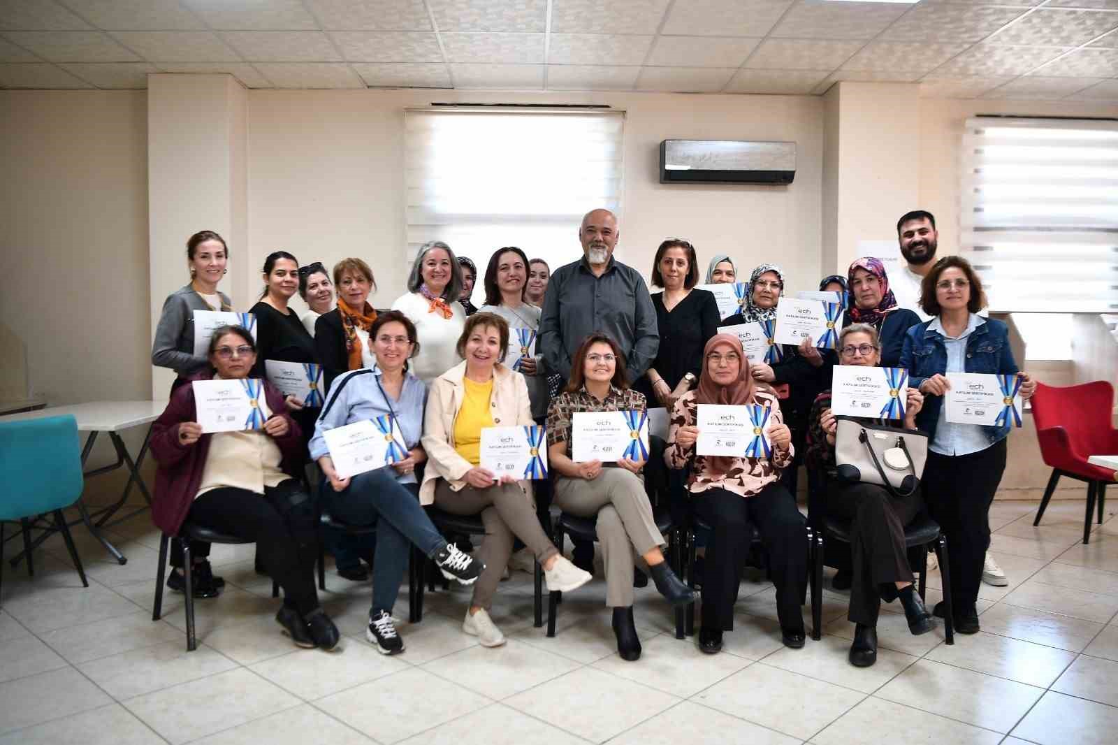 &Ccedil;ukurovalı &uuml;reten kadınlara dijital pazarlama eğitimi
