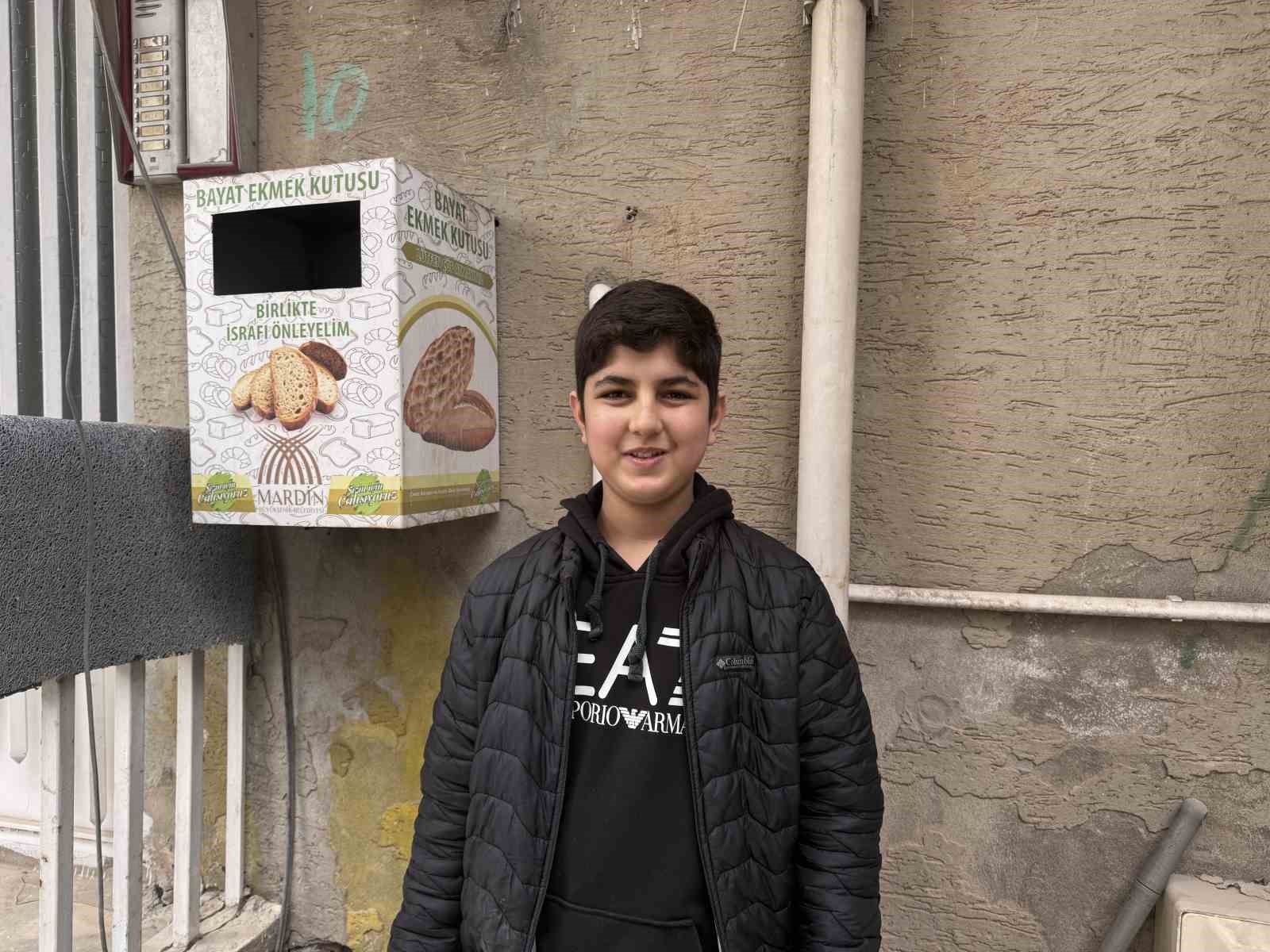 Mardin&rsquo;de &rsquo;bayat ekmek kutusu&rsquo;na bırakılan ekmekler değerlendirilerek israf &ouml;nleniyor
