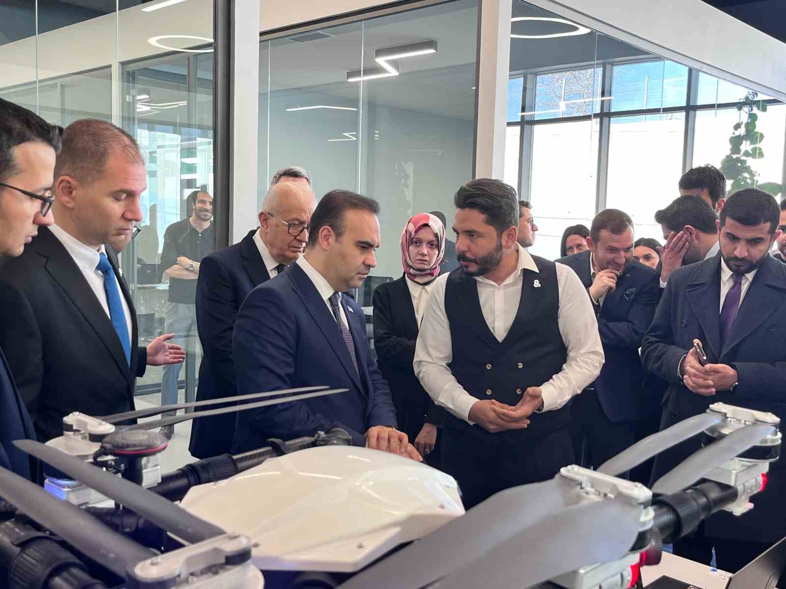 Bakan Kacır, "Türkiye, teknoloji girişimciliğinde altın çağını yaşıyor. Tohum öncesi yatırım sayısında Avrupa’da 2.’siyiz"