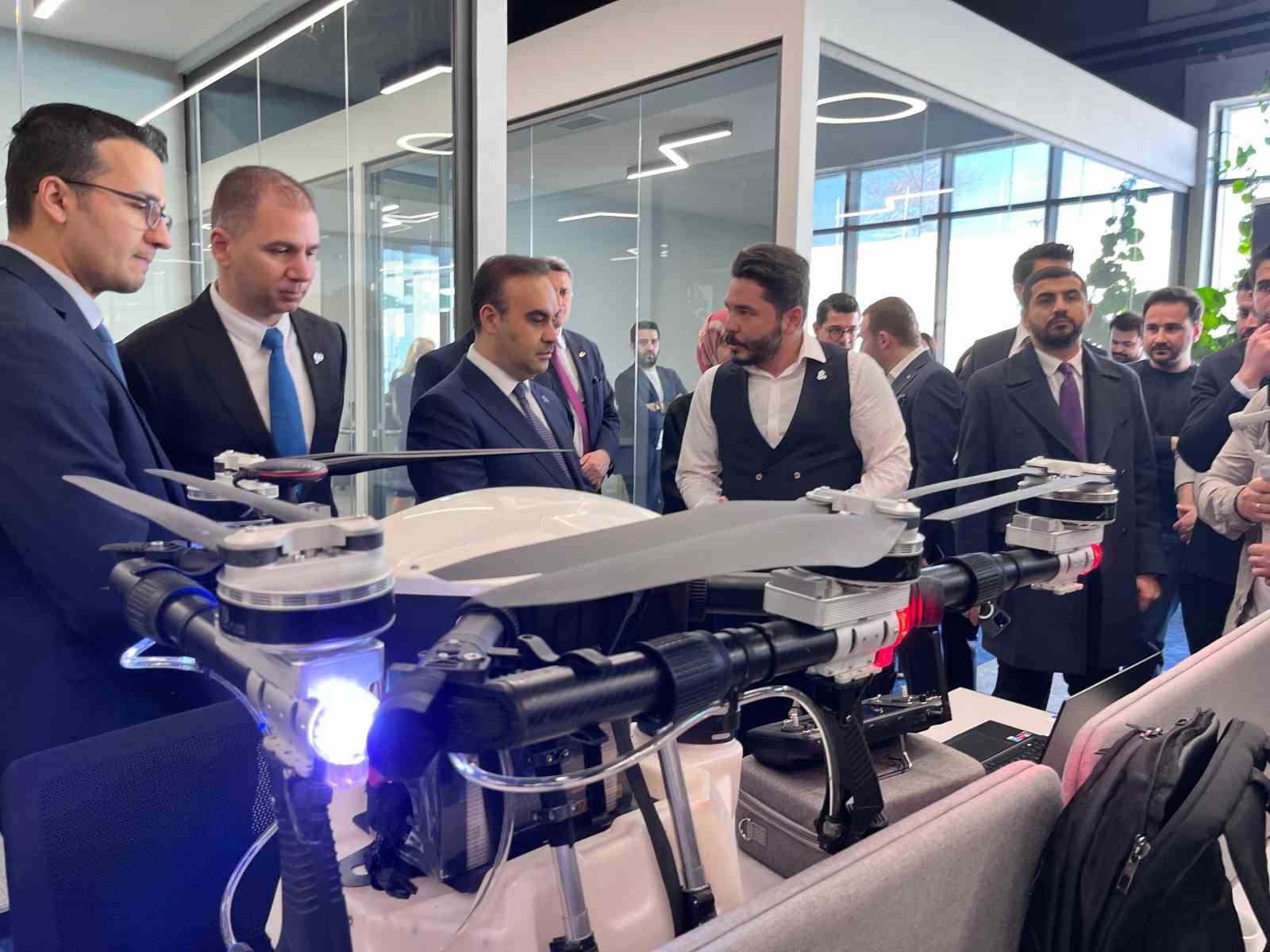 Bakan Kacır, "T&uuml;rkiye, teknoloji girişimciliğinde altın &ccedil;ağını yaşıyor. Tohum &ouml;ncesi yatırım sayısında Avrupa&rsquo;da 2.&rsquo;siyiz"
