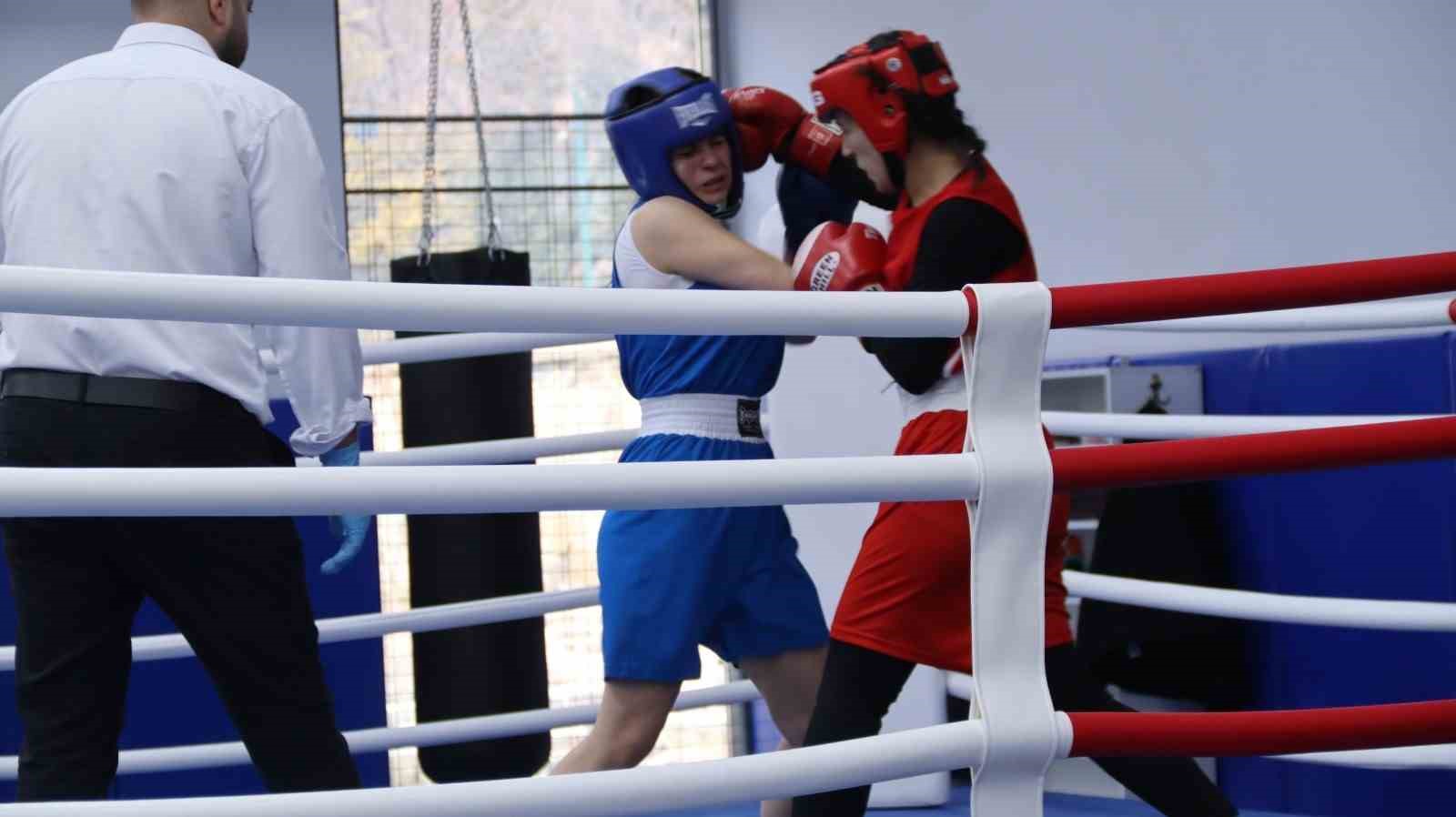 Elazığ’da gençler boks müsabakası sona erdi