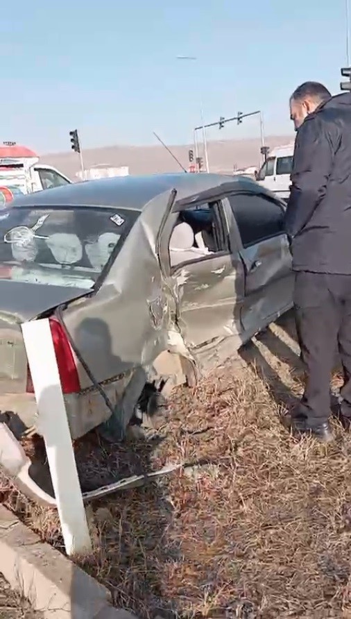 Kars&rsquo;ta trafik kazası: 2 yaralı
