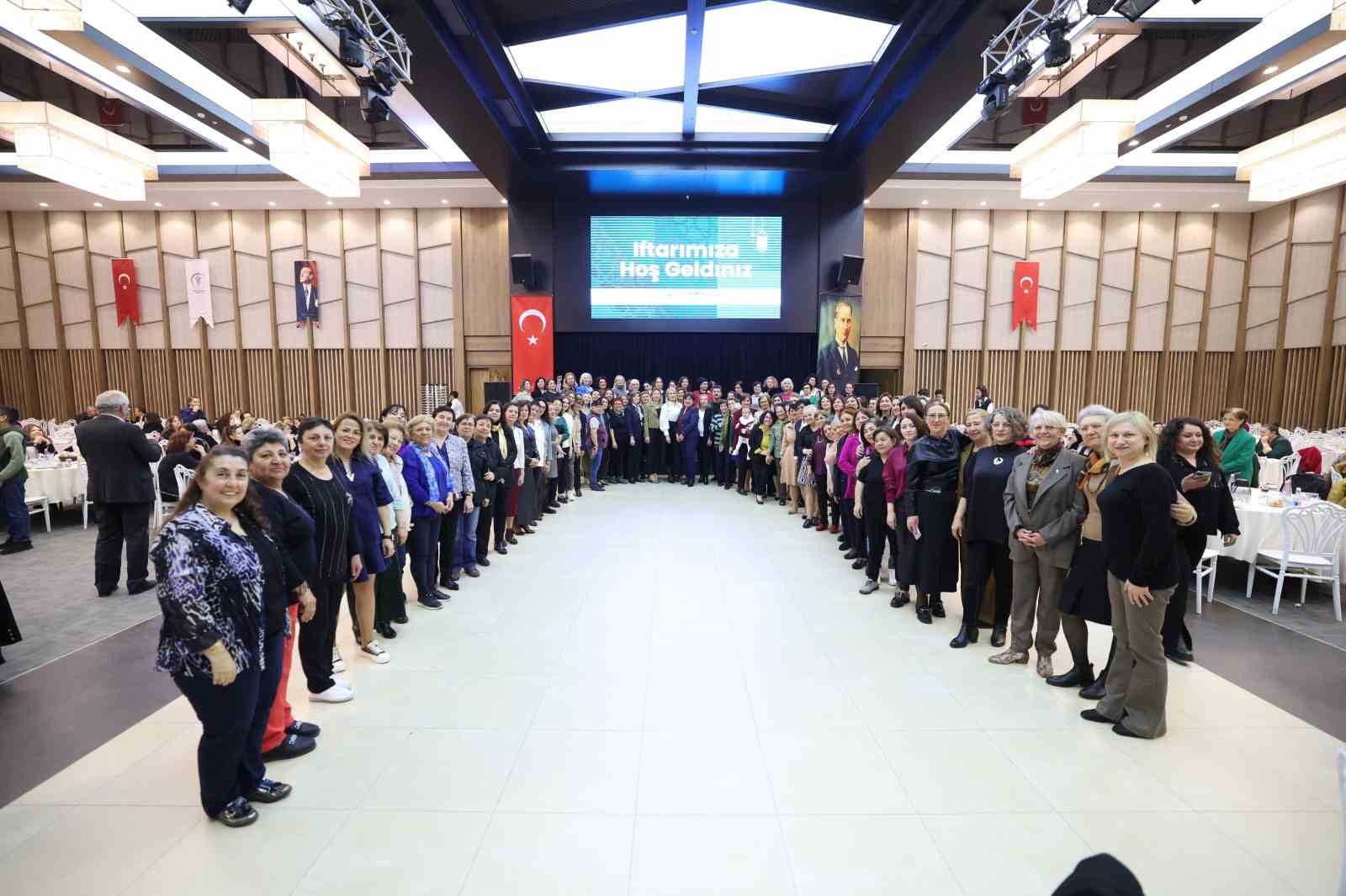 Merkezefendi&rsquo;de kadınlar iftar sofrasında bir araya geldi
