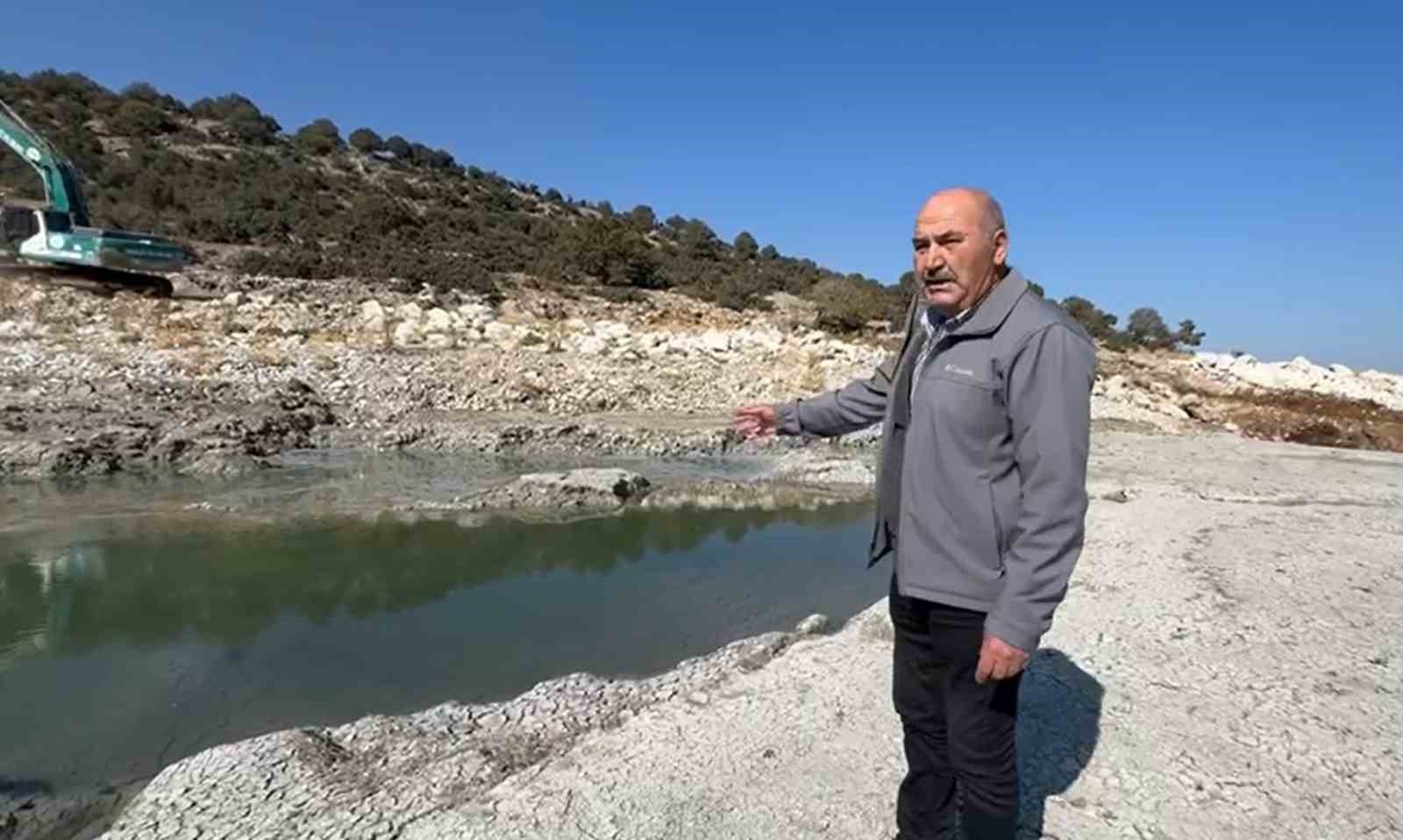 Eğirdir G&ouml;l&uuml;&rsquo;nde yeni d&uuml;denler su tehlikesini b&uuml;y&uuml;t&uuml;yor

