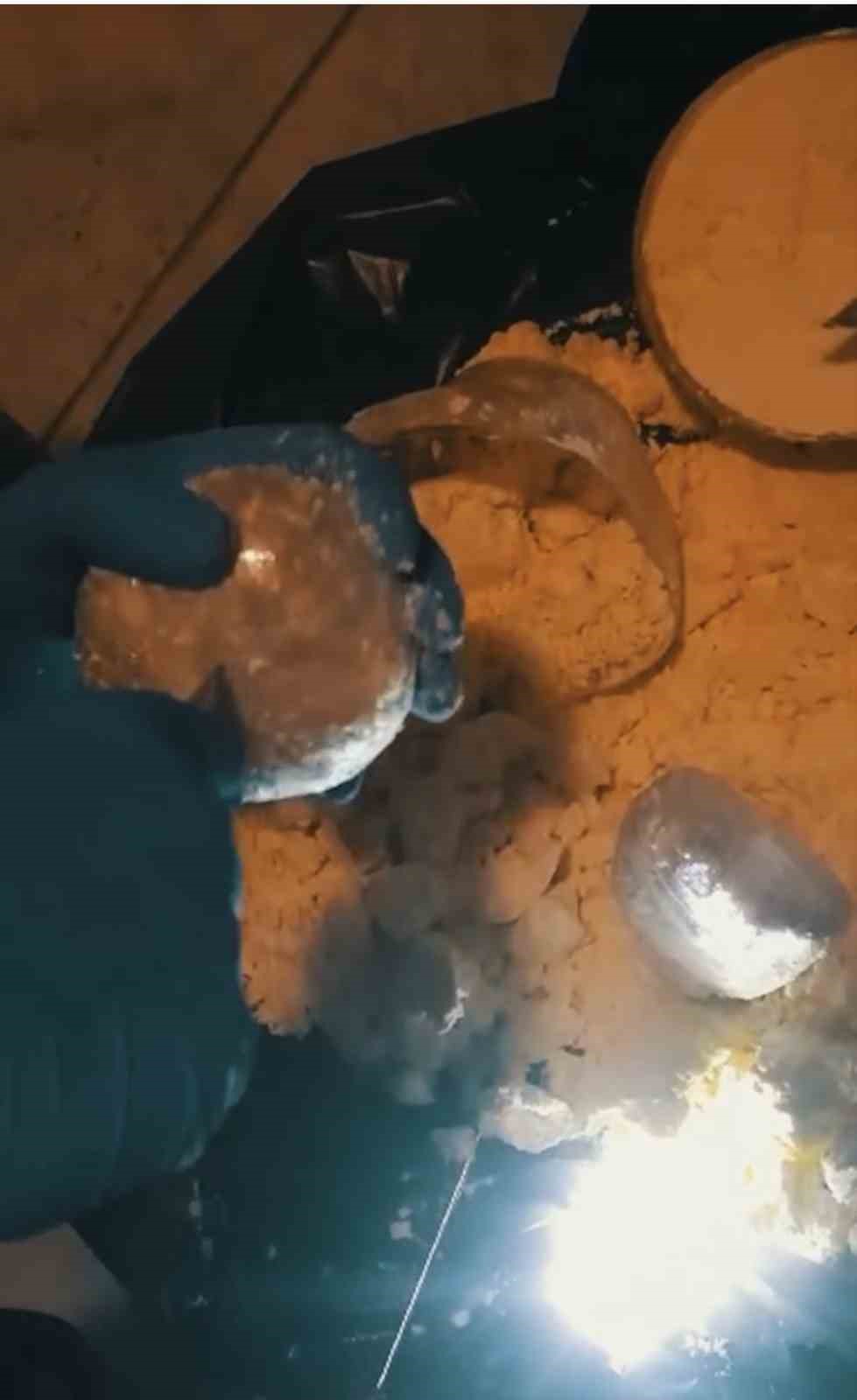 Muş&rsquo;ta uyuşturucu ve ka&ccedil;ak&ccedil;ılık operasyonunda 2 tutuklama
