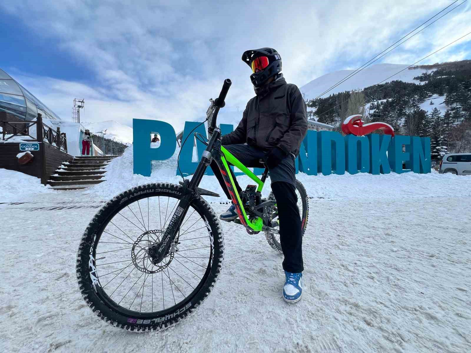 Palandökenden bisikletle nefes kesen iniş