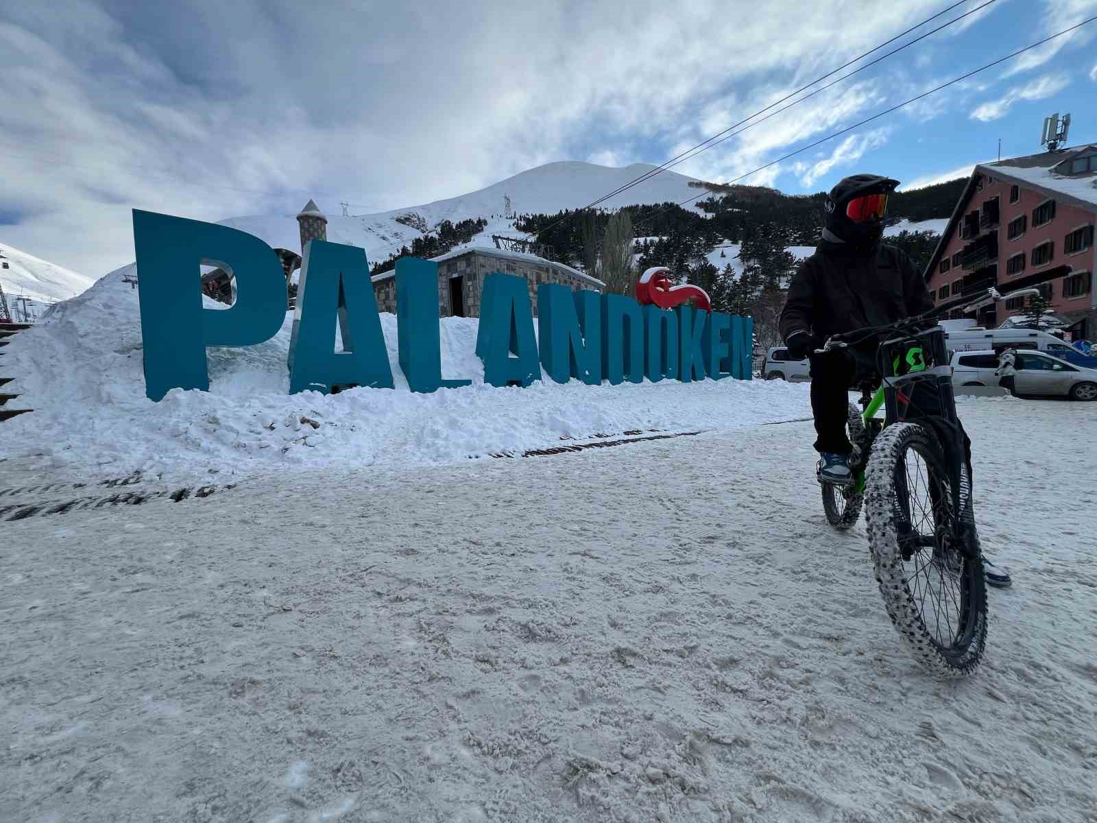 Paland&ouml;kenden bisikletle nefes kesen iniş
