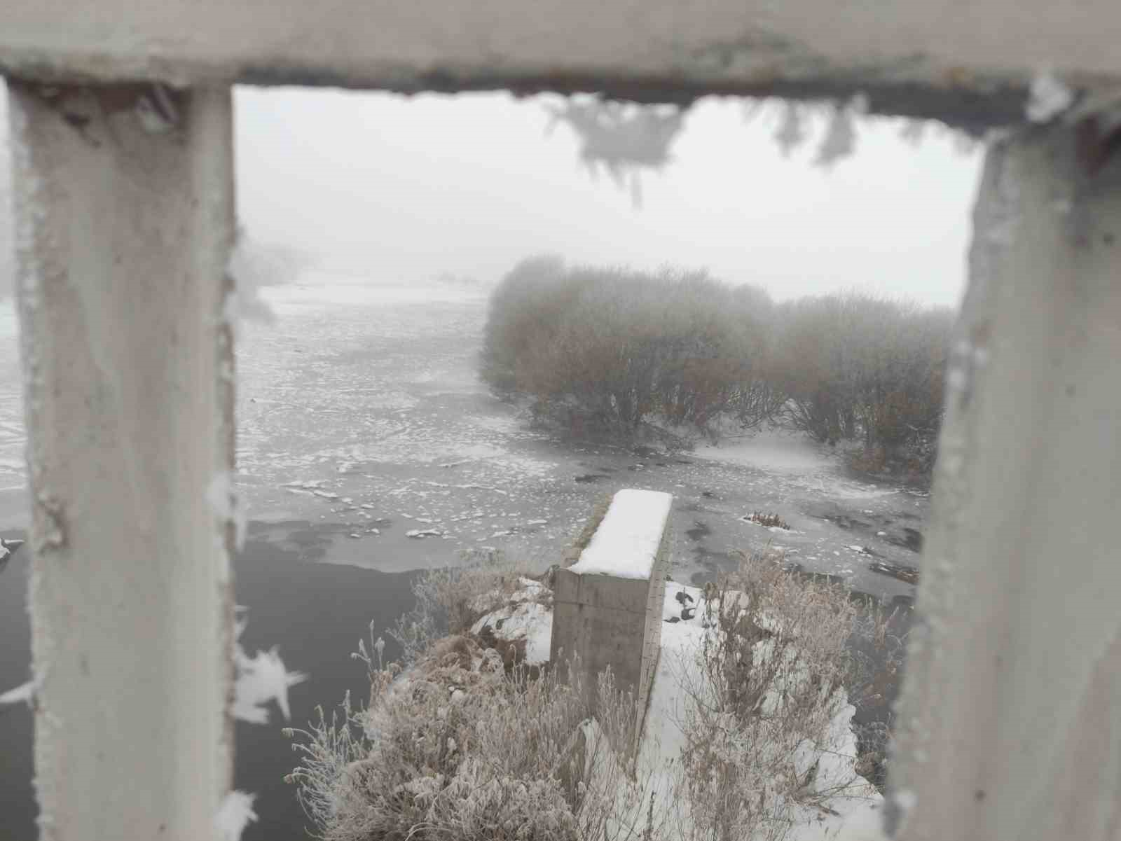 Ardahan sisle kaplandı: G&ouml;z g&ouml;z&uuml; g&ouml;rm&uuml;yor
