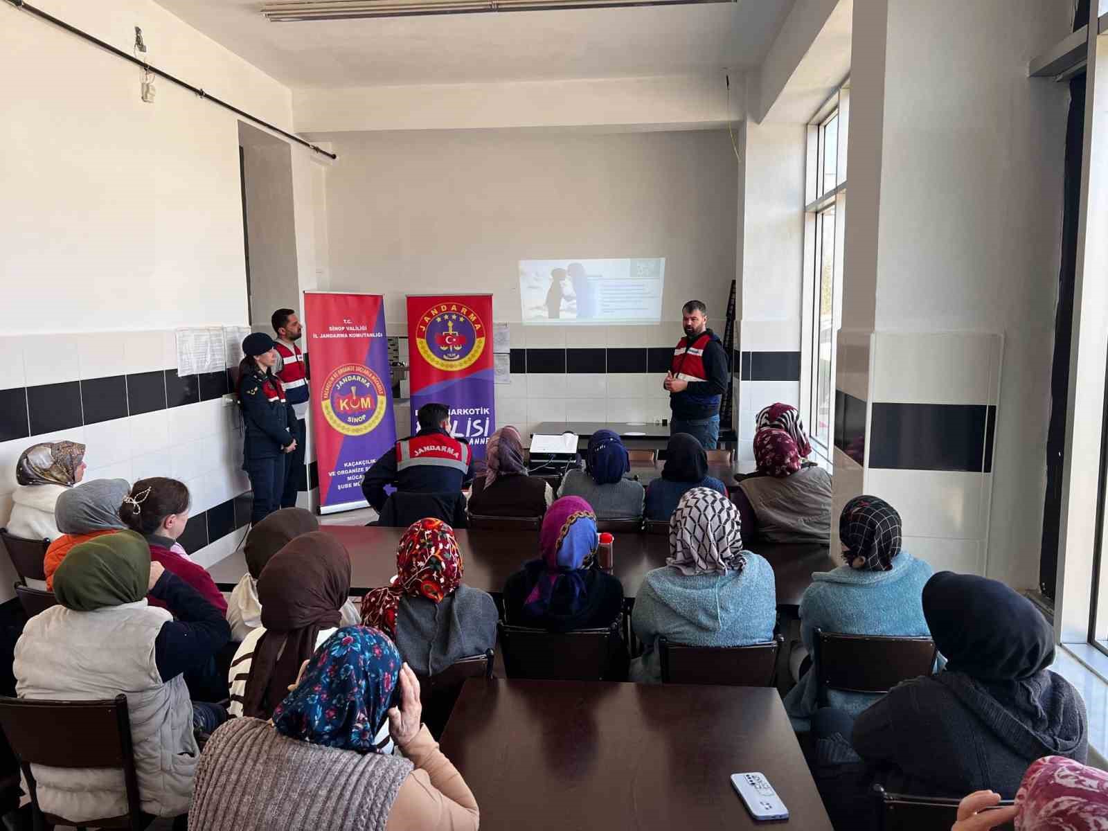 Sinop&rsquo;ta anneler uyuşturucu konusunda bilgilendirildi
