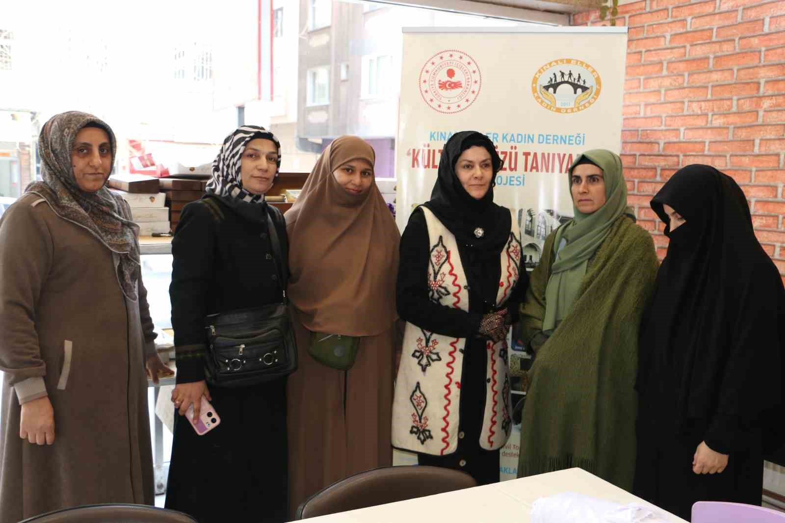 Diyarbakır’da kadın derneğinden kadın ve erkek gassal adaylarına eğitim