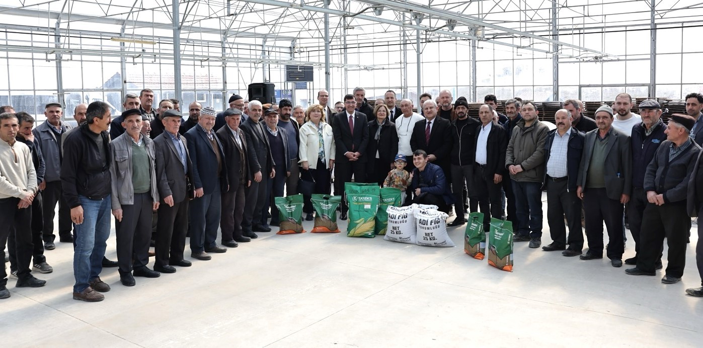 Kütahya Belediyesi’nden çiftçilere tohum desteği