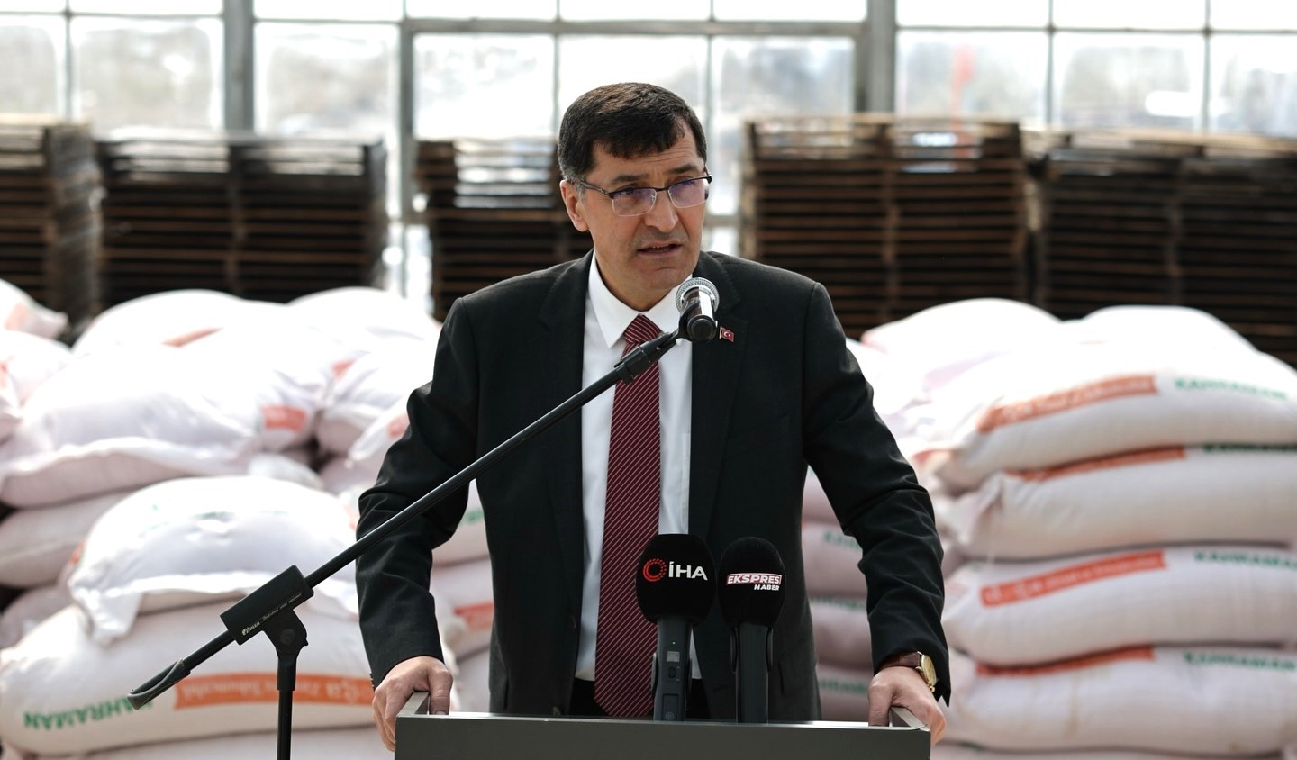 Kütahya Belediyesi’nden çiftçilere tohum desteği