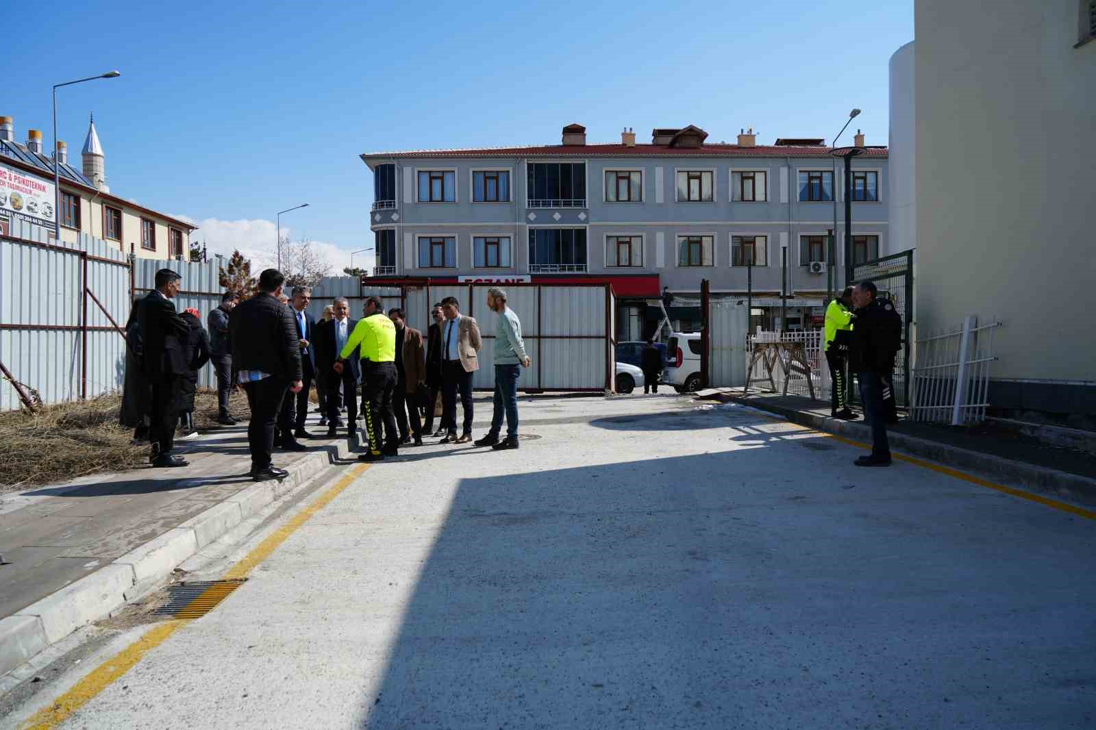 Yeni hastanede incelemede bulundular
