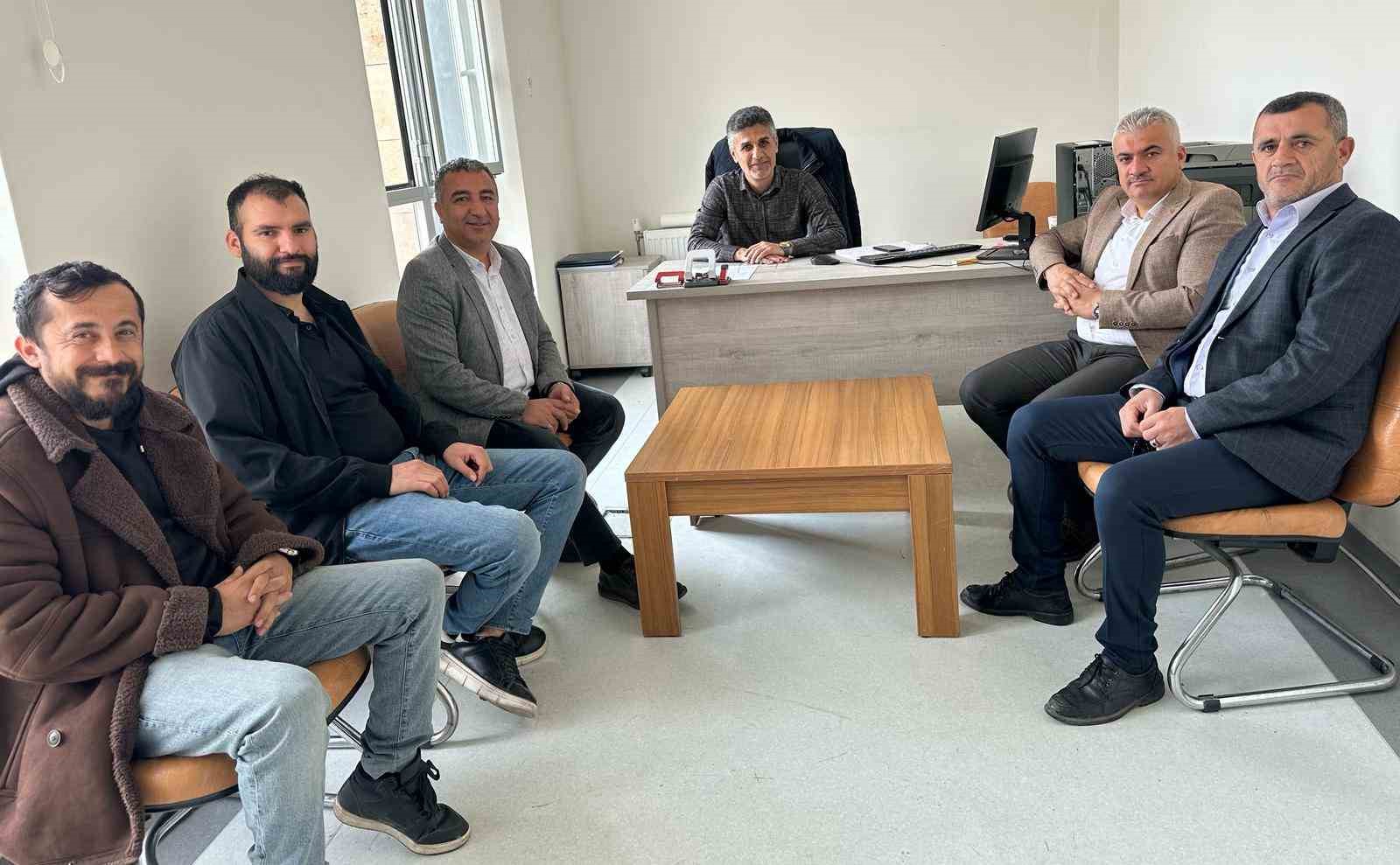 Sağlık-Sen Başkanı Anmal, Cizre İl&ccedil;e Sağlık M&uuml;d&uuml;rl&uuml;ğ&uuml; &ccedil;alışanlarıyla bir araya geldi
