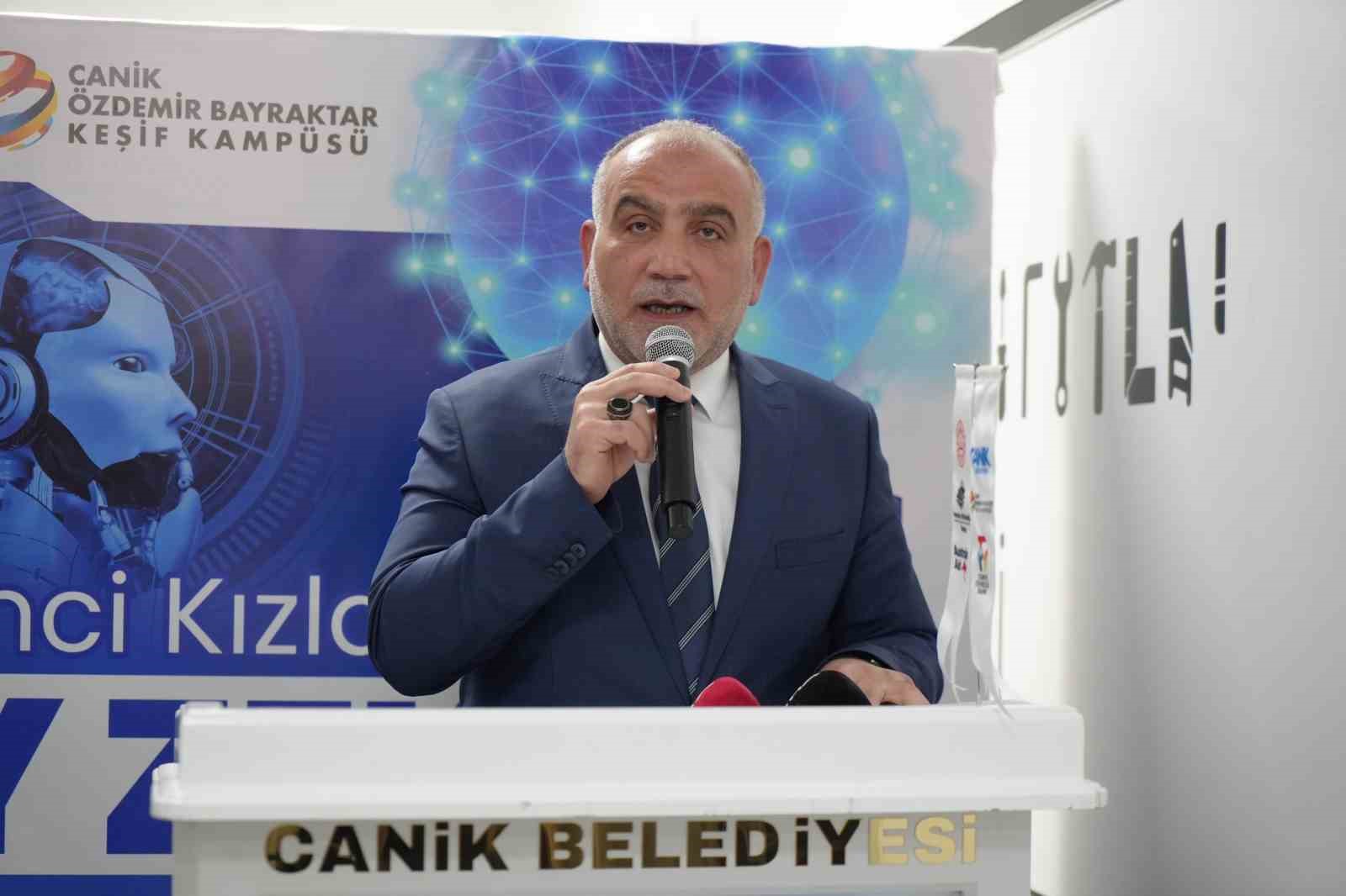 Avustralya destekli projeyle 3 bin kız &ouml;ğrenci yapay zeka eğitimi alacak
