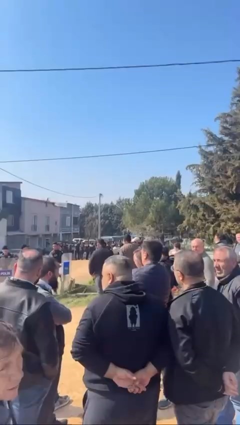 Bursa’daki yıkımda ortalık karıştı