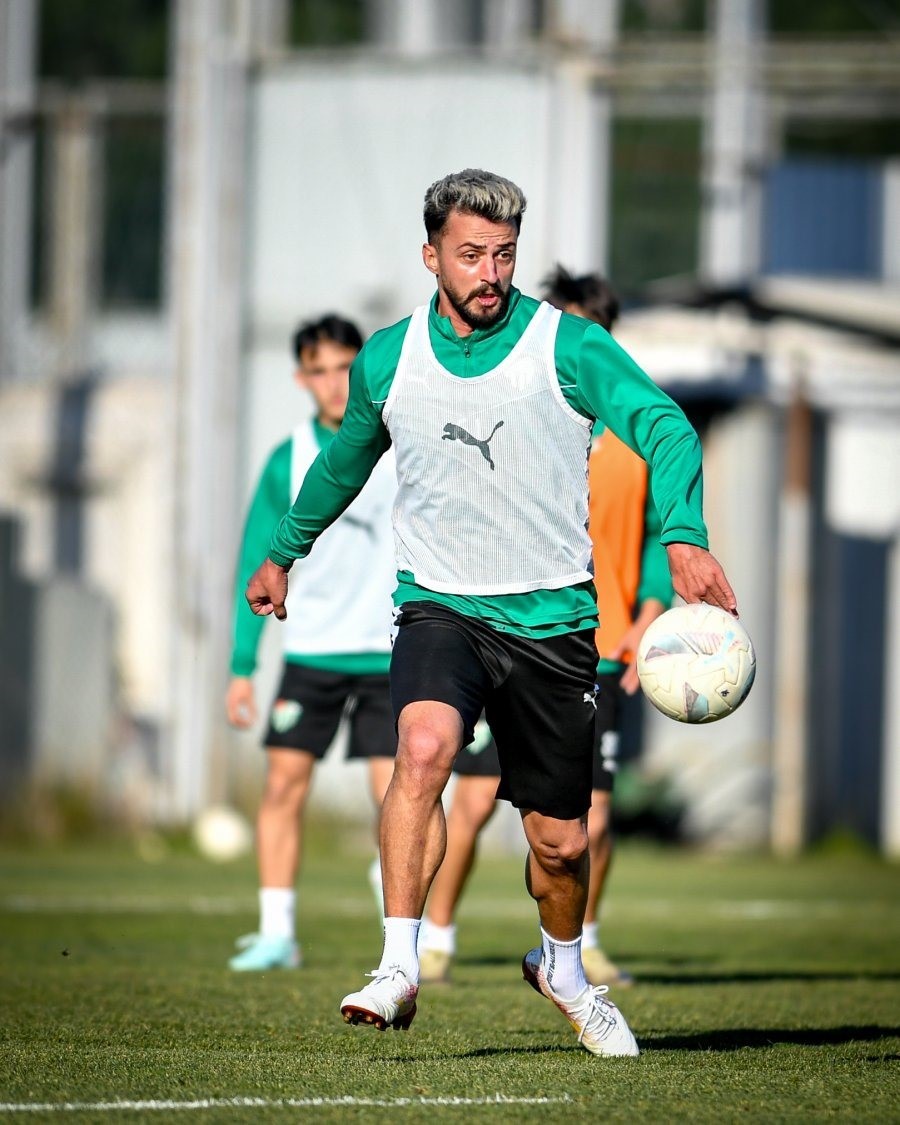 Bursaspor’da Kuşadasıspor hazırlıkları başladı