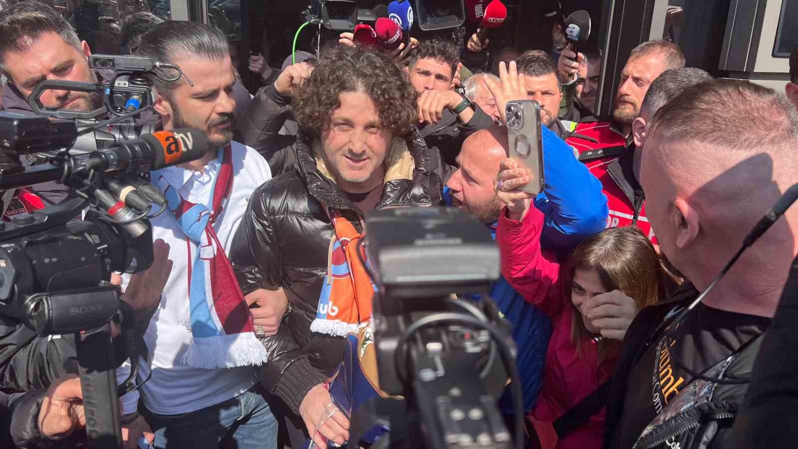 Fatih Tekke&rsquo;ye Trabzon&rsquo;da coşkulu karşılama
