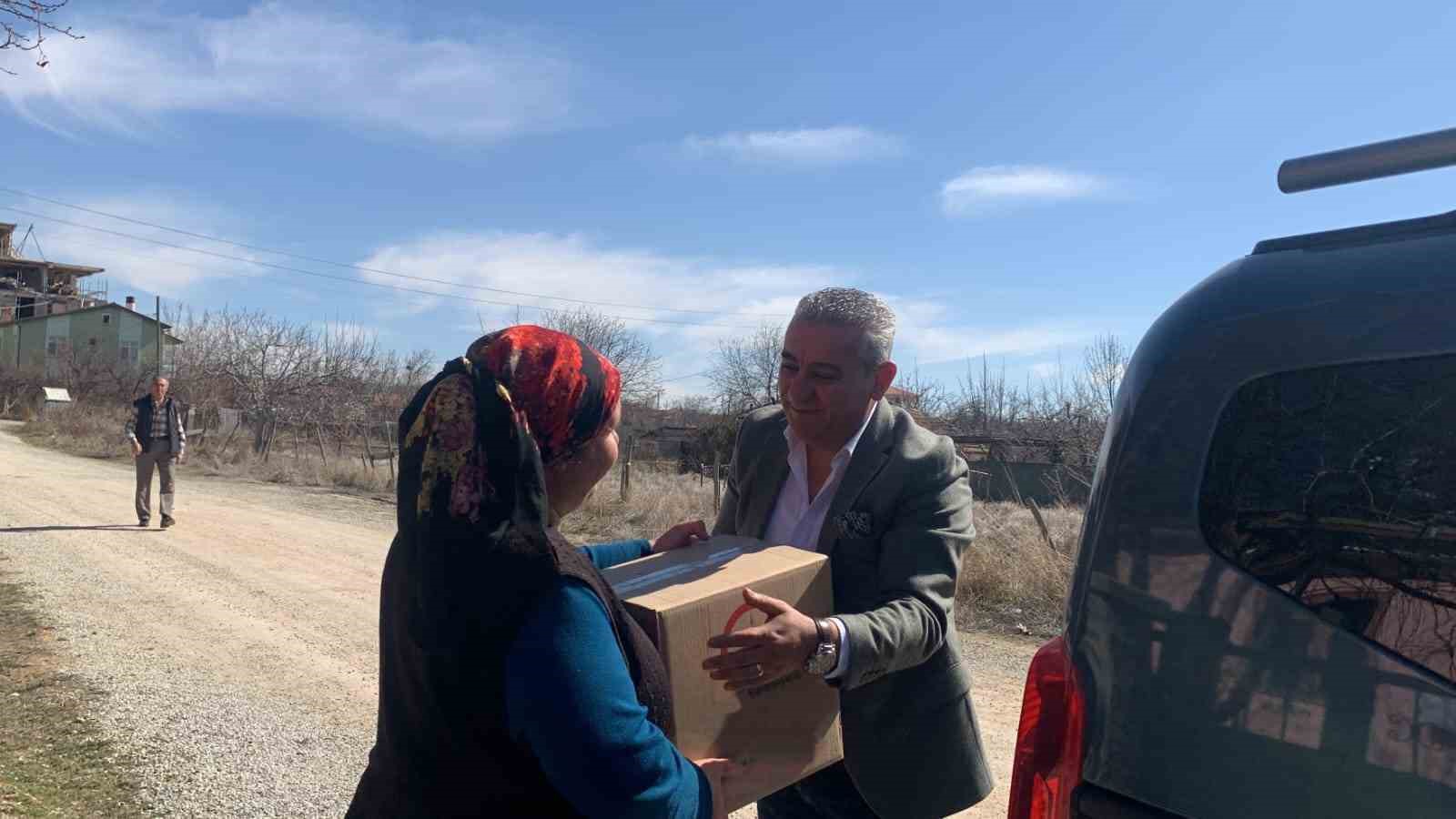 Kırşehir Beyazay Derneği&rsquo;nden Ramazan&rsquo;da b&uuml;y&uuml;k destek
